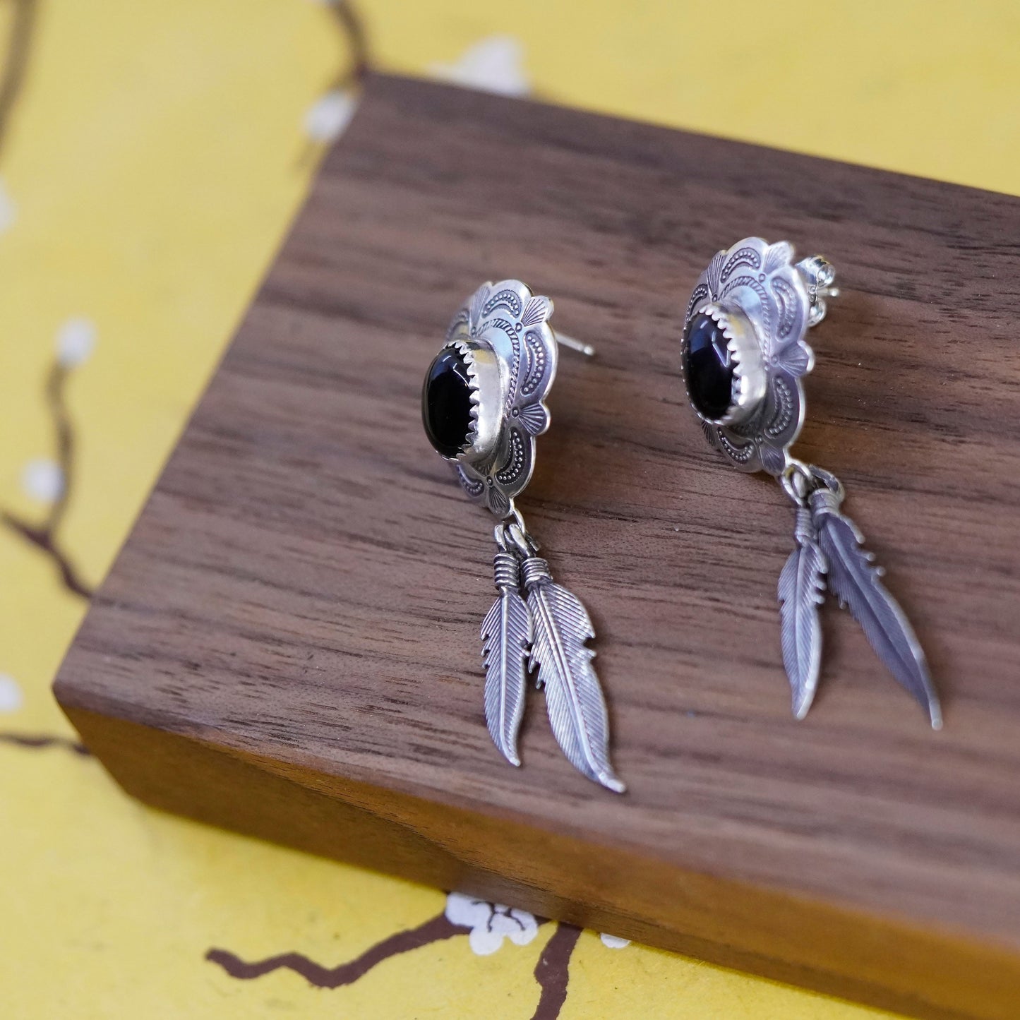 Native American Sterling 925 silver handmade heart earrings with onyx feather