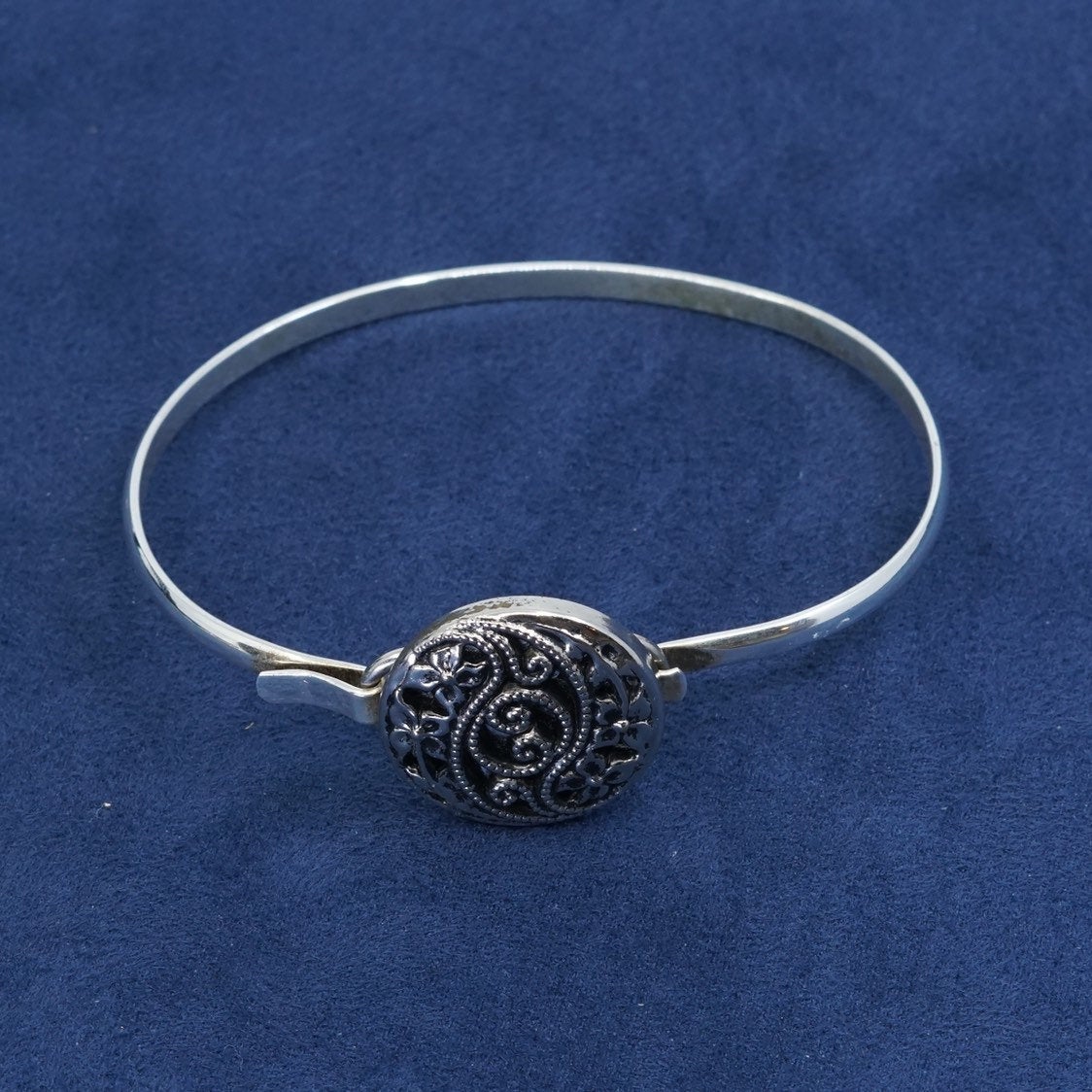 7", vtg Sterling silver handmade bracelet, 925 bangle filigree button