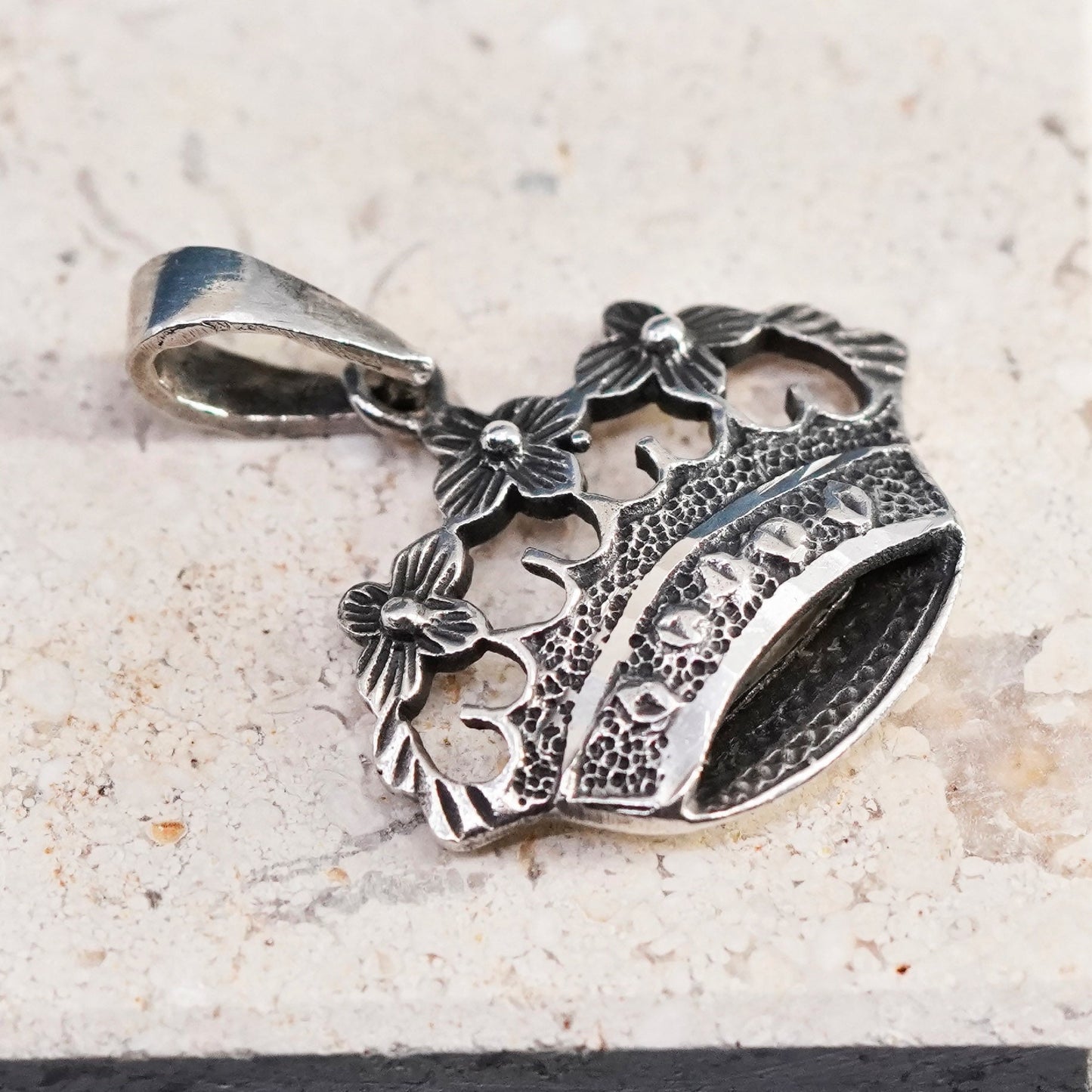 Vintage Sterling silver handmade pendant, 925 crown with flower