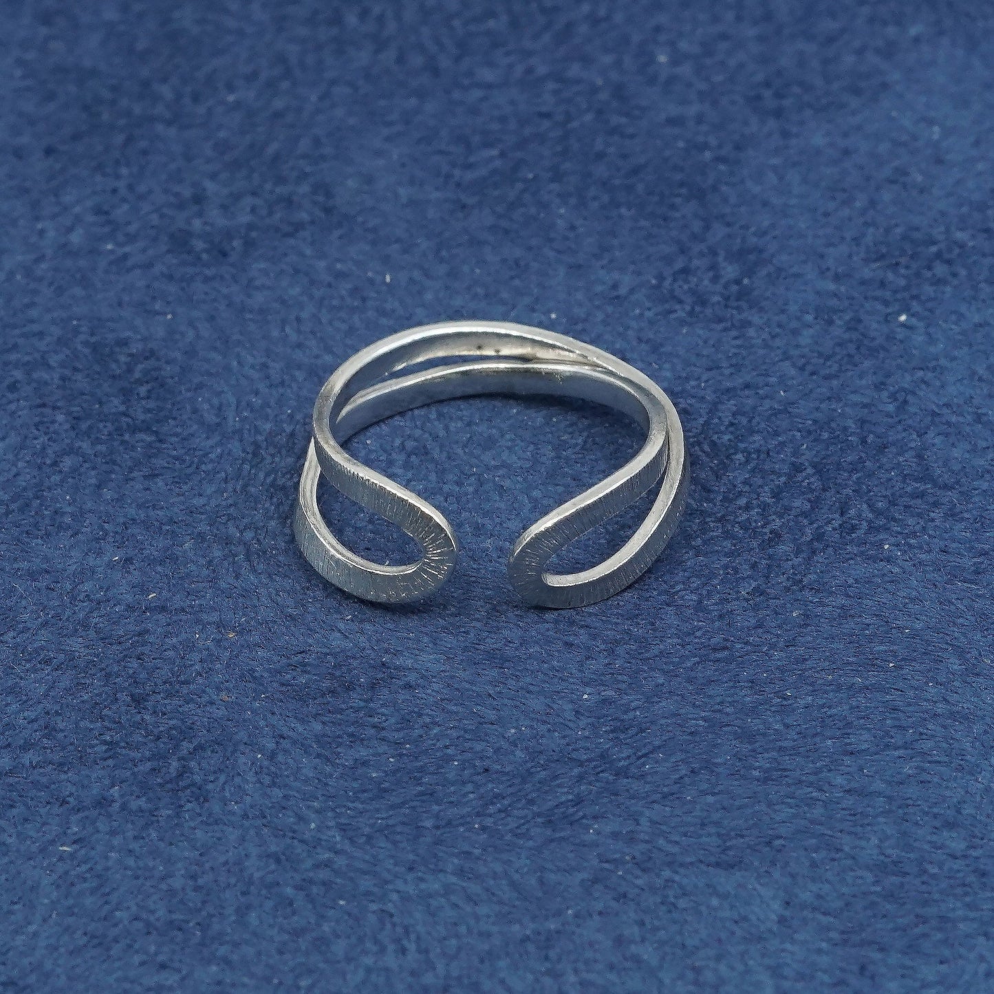 Size 7, vtg sterling silver handmade ring, 925 entwined band