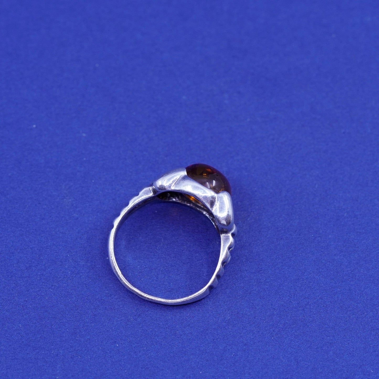 Size 7.5, vintage sterling 925 silver handmade ring with round Amber