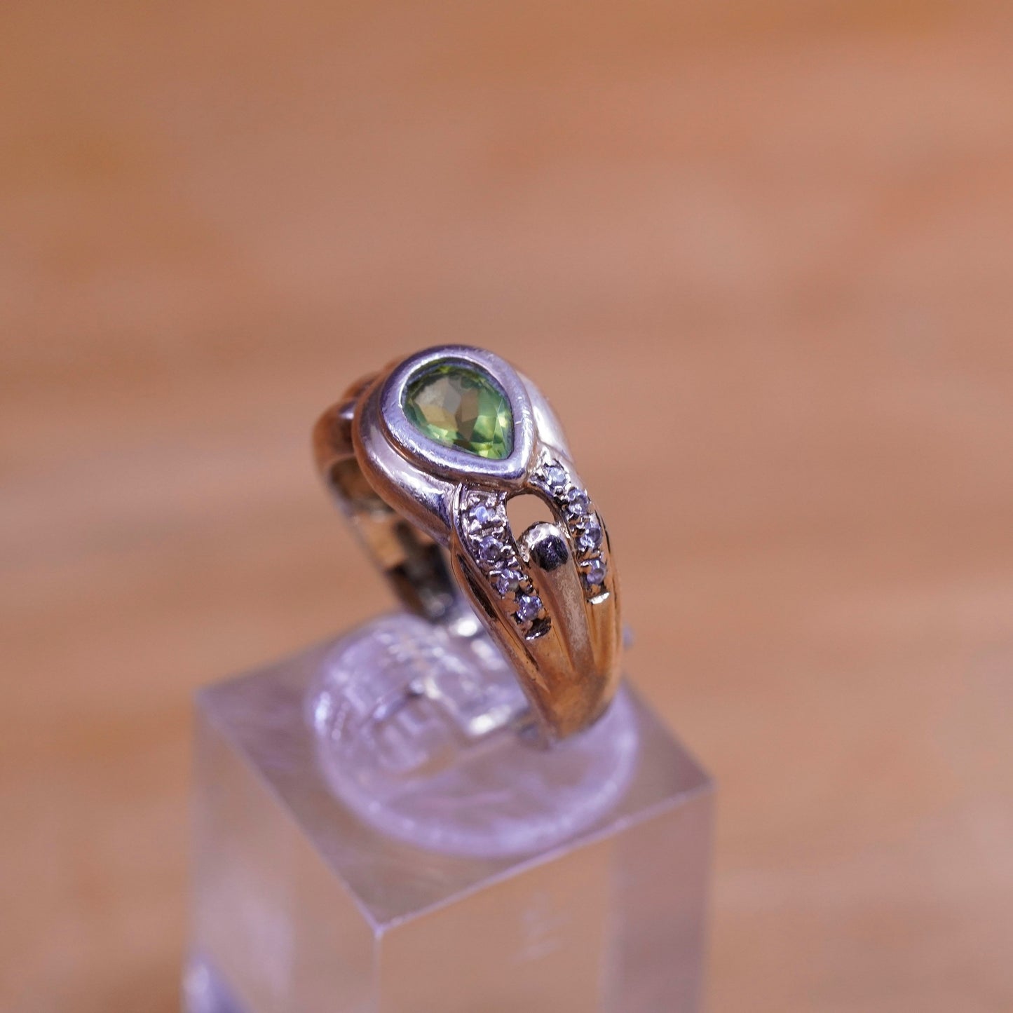 Size 6, Sterling 925 silver handmade ring with teardrop peridot and diamond