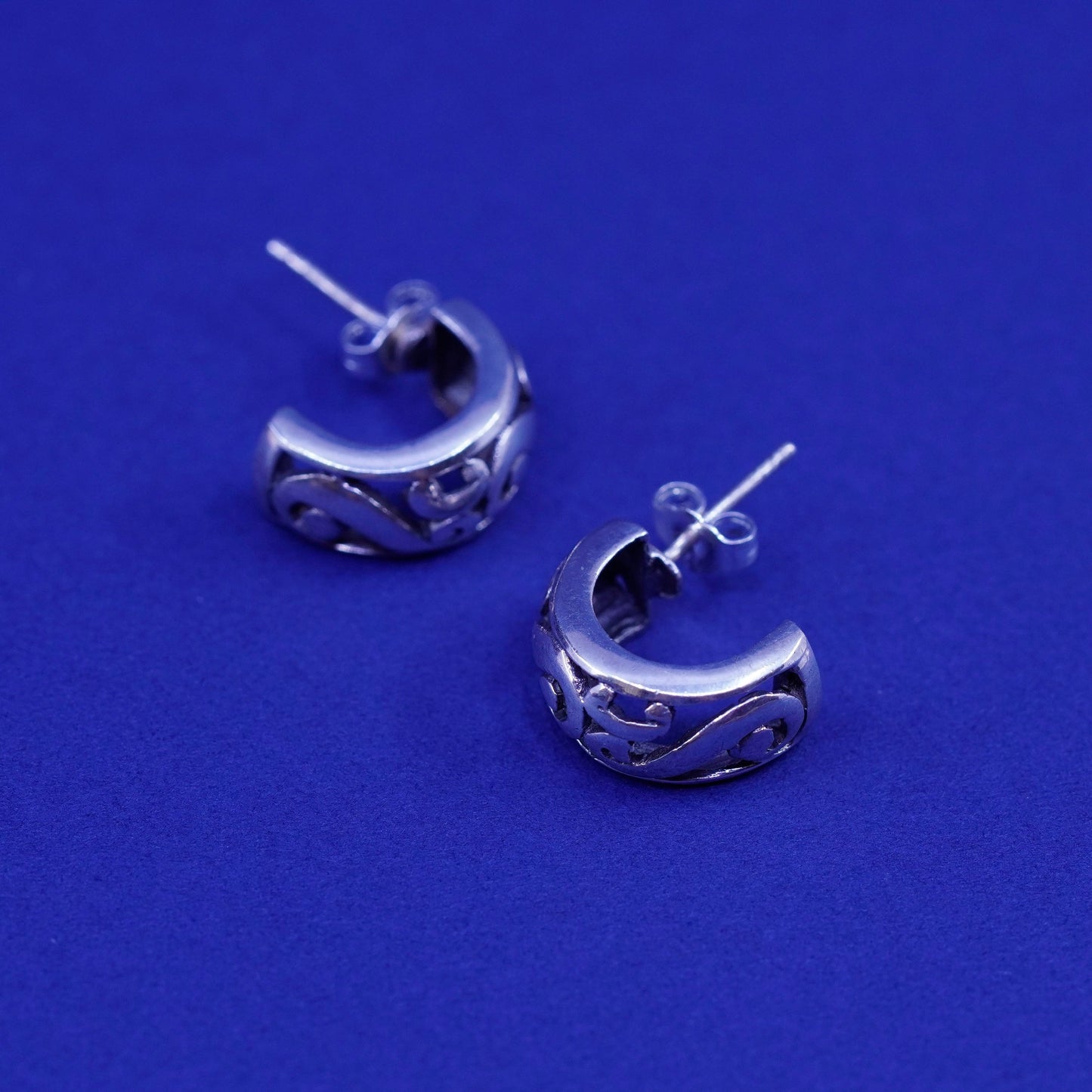 0.5”, Vintage Sterling silver handmade earrings, 925 Huggie studs with filigree