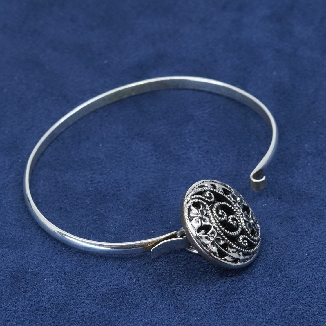 7", vtg Sterling silver handmade bracelet, 925 bangle filigree button