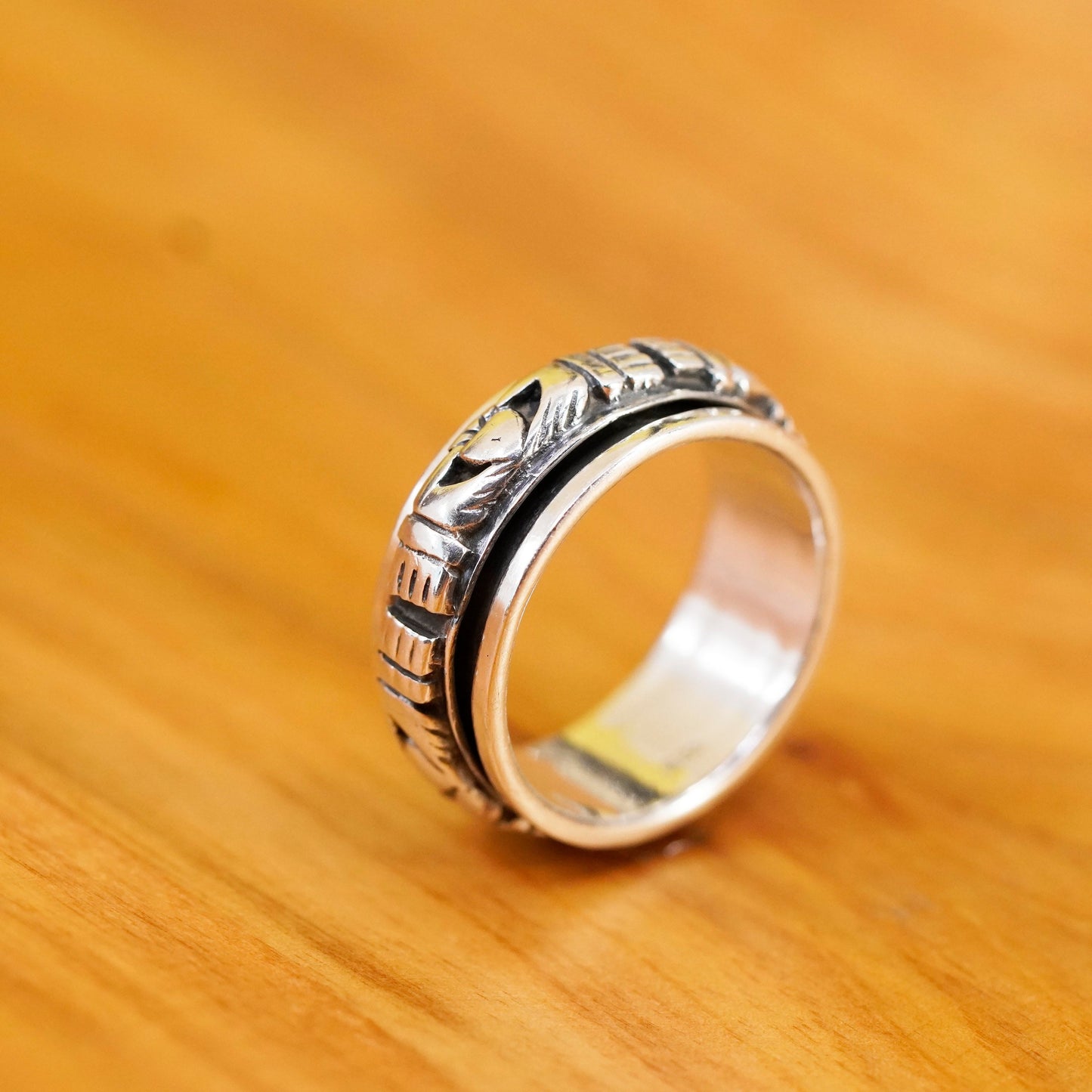 Size 8.75, vtg Sterling silver ring, 925 claddagh heart friendship spinner band