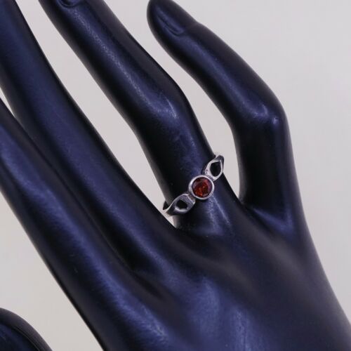 Sz 6.25, Vtg Modern Sterling 925 Silver Ring W/ Oval ruby, stamped 925