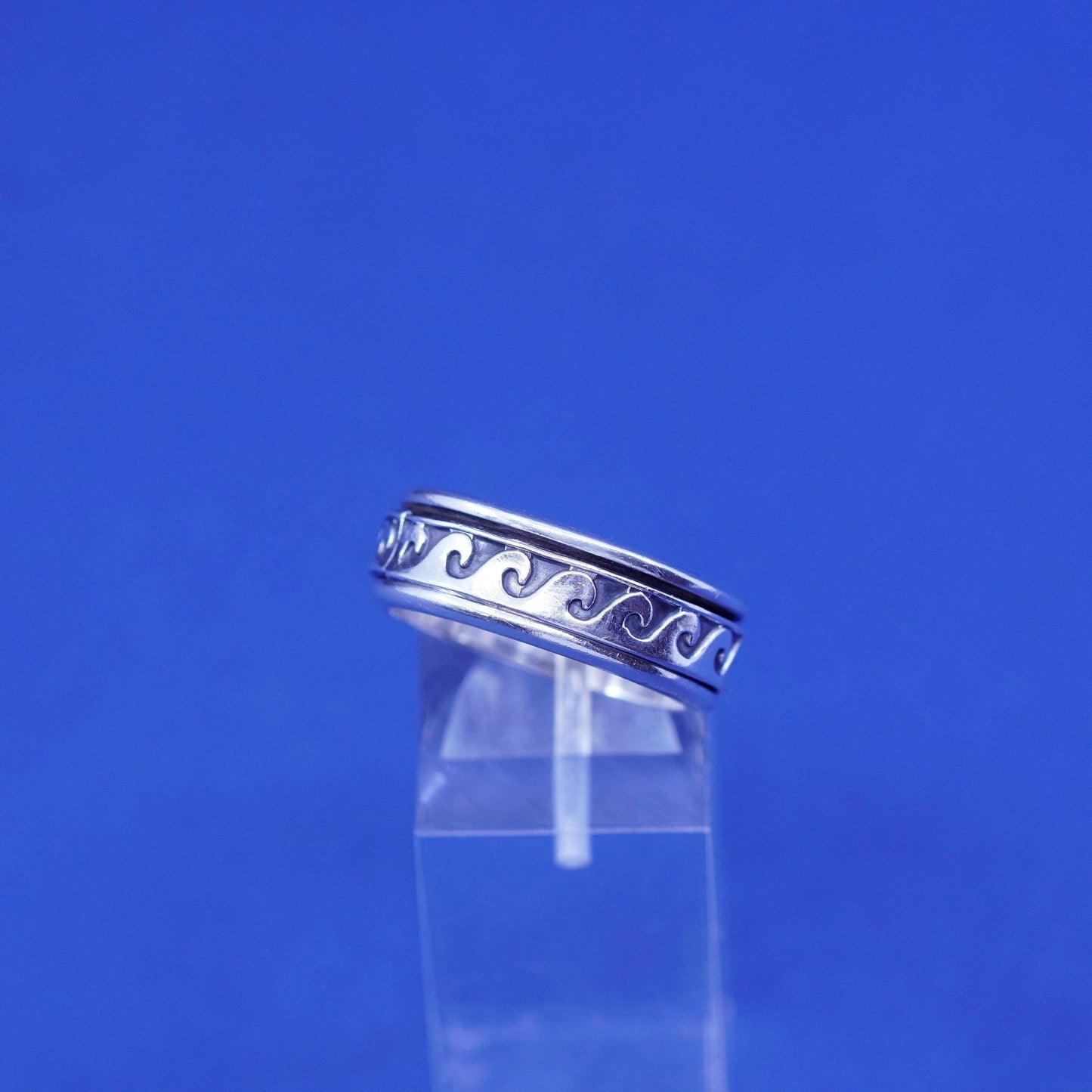 Size 8.5, vintage sterling silver men’s band, 925 wave spinner ring