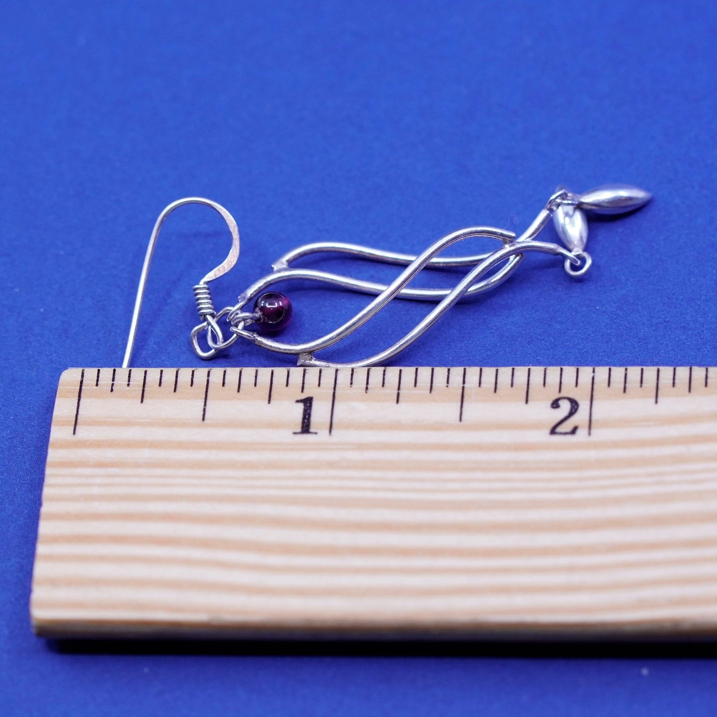 vtg sterling silver handmade earrings, 925 twisted hopps with garnet beads drop