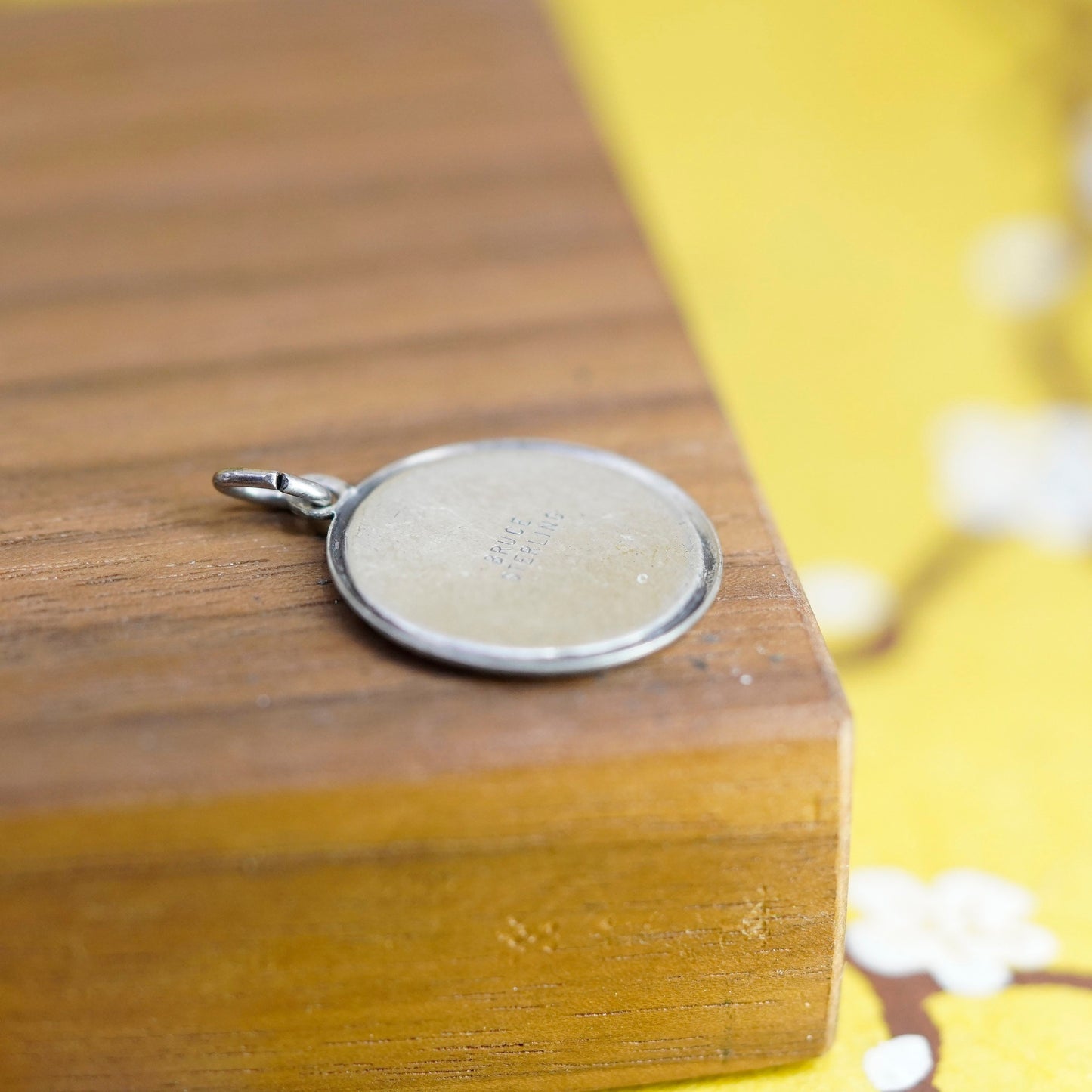 Vintage Sterling silver pendant, 925 tag engrave “split rock lodge lake harmony