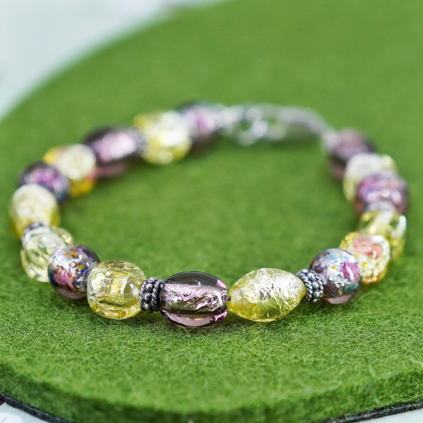 6.75”, vtg 925 Sterling silver bracelet with artisan yellow foiled glass beads
