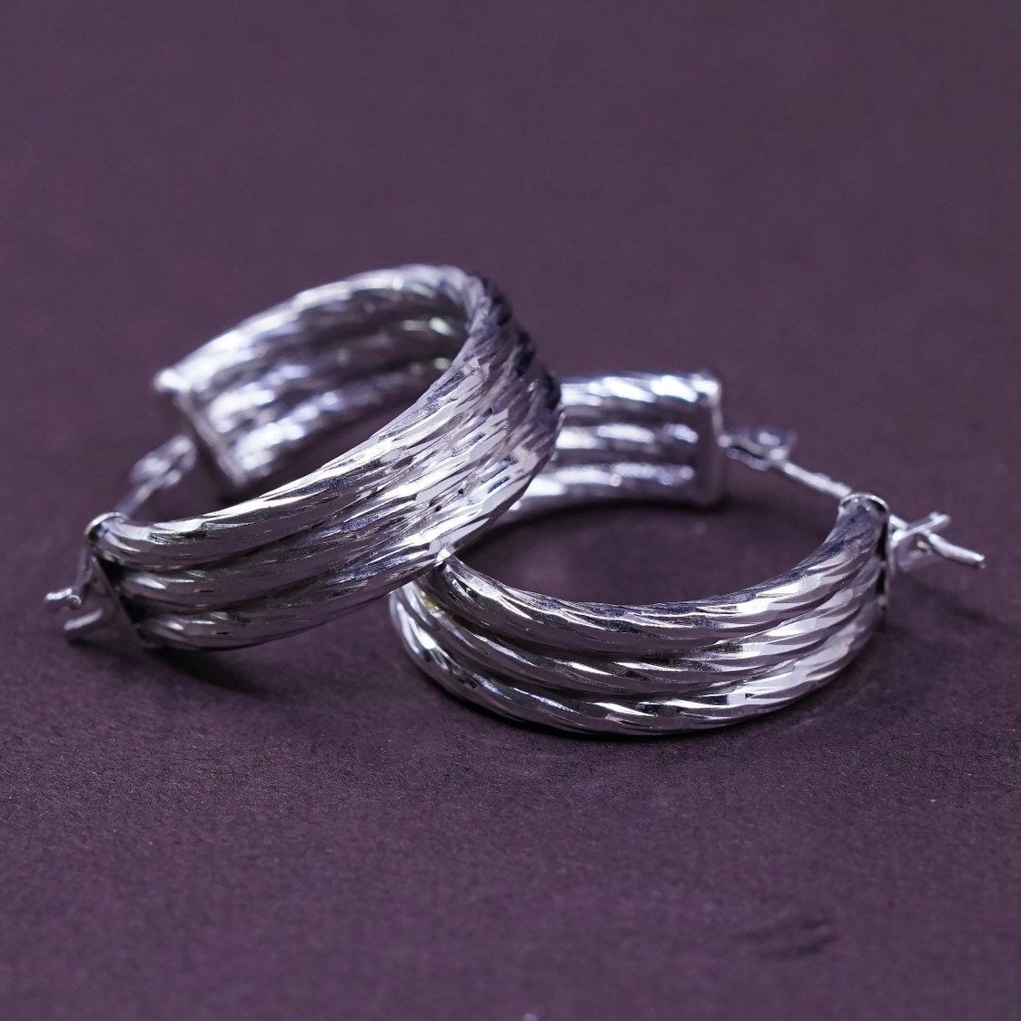 0.5”, 3.1g, VTG 14K gold hoops, twisted huggie white gold earrings, stamped 14K