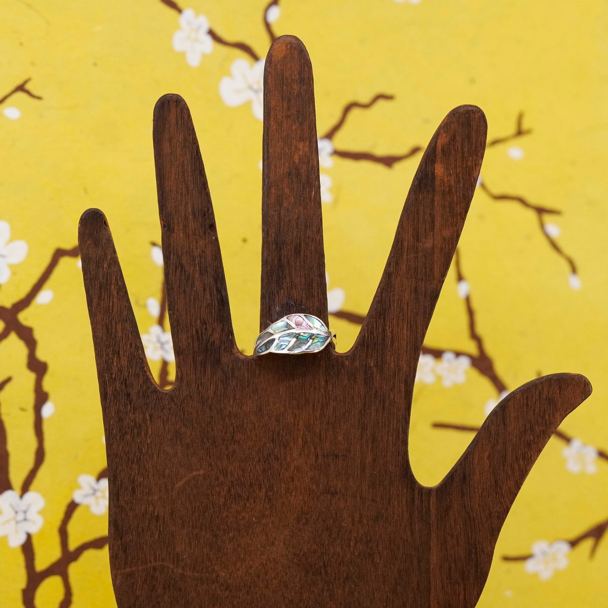 Size 9, vintage sterling silver handmade ring, 925 leafy band with abalone