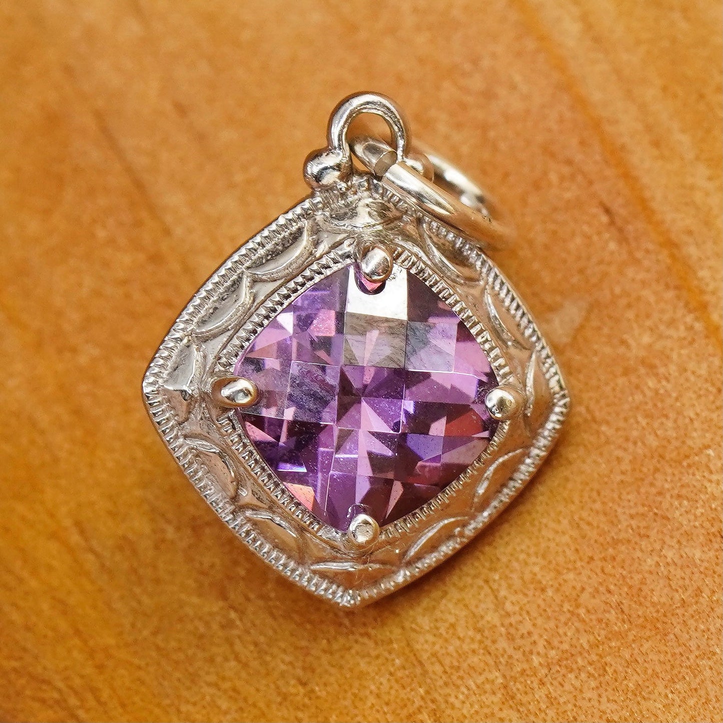Vintage Sterling 925 silver handmade pendant with diamond shaped amethyst