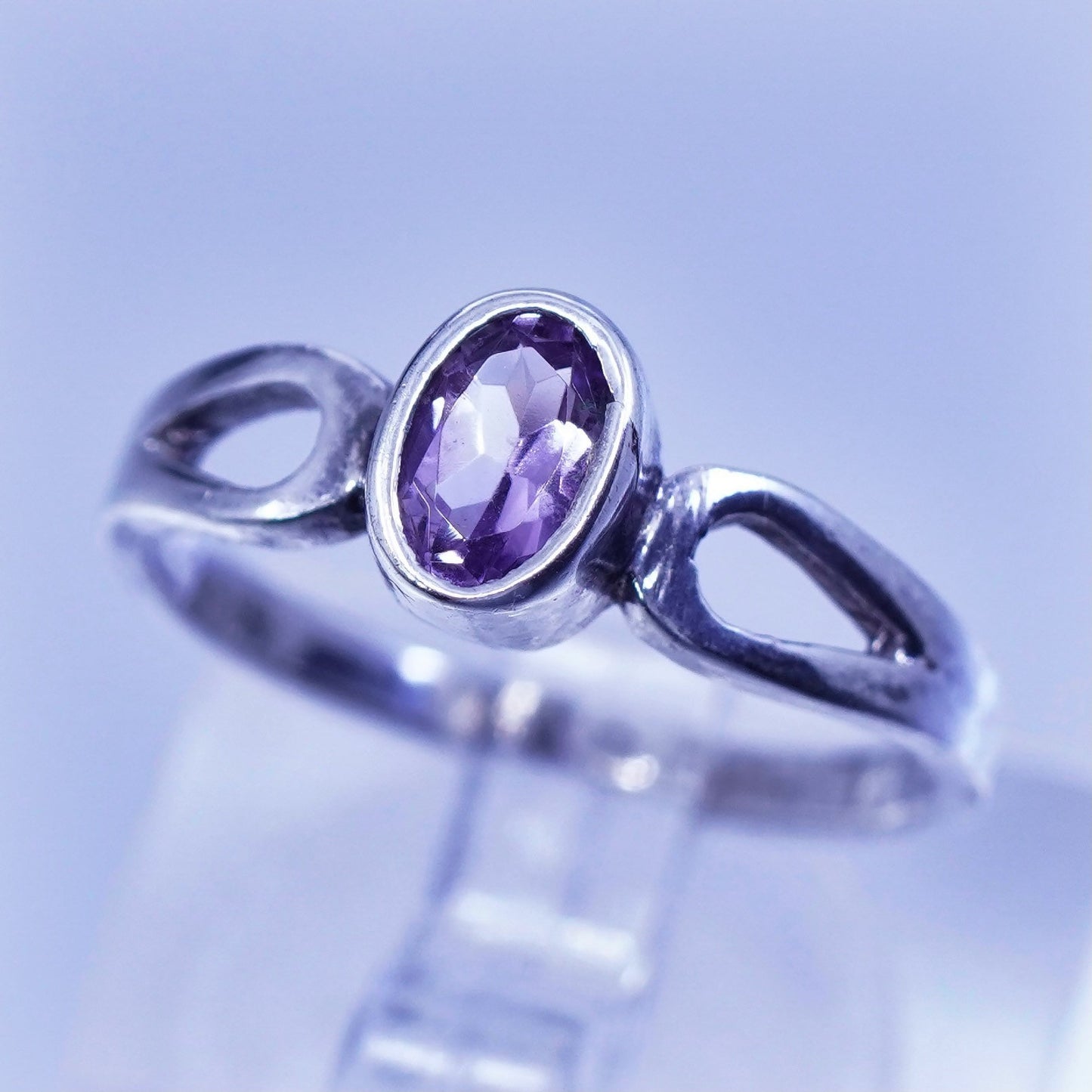 Size 6, vintage Sterling 925 silver handmade ring with amethyst