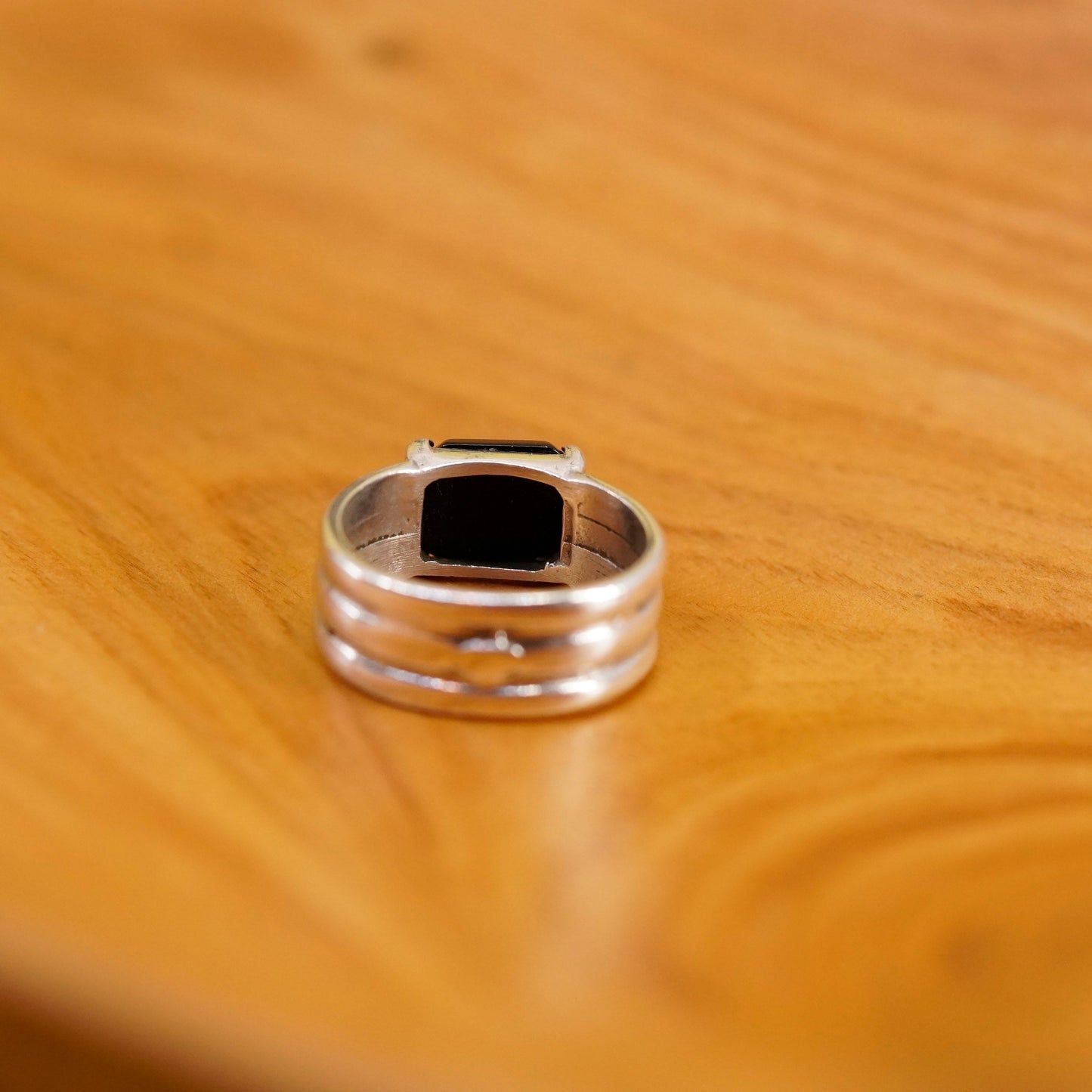 Size 6, vintage Mexico Sterling 925 silver handmade ring with rectangular onyx
