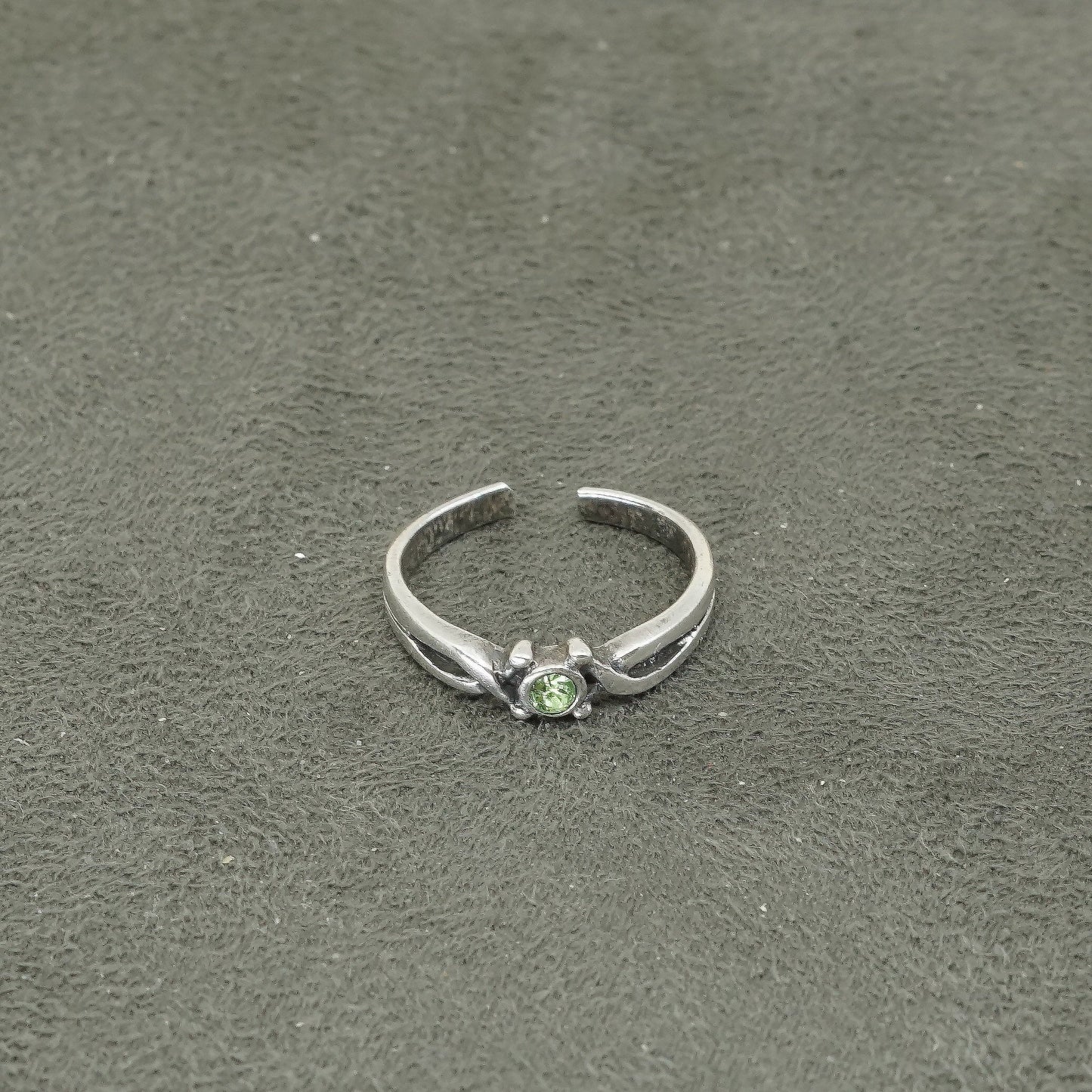 sz 4, vtg Sterling silver handmade ring, 925 band w/ green crystal