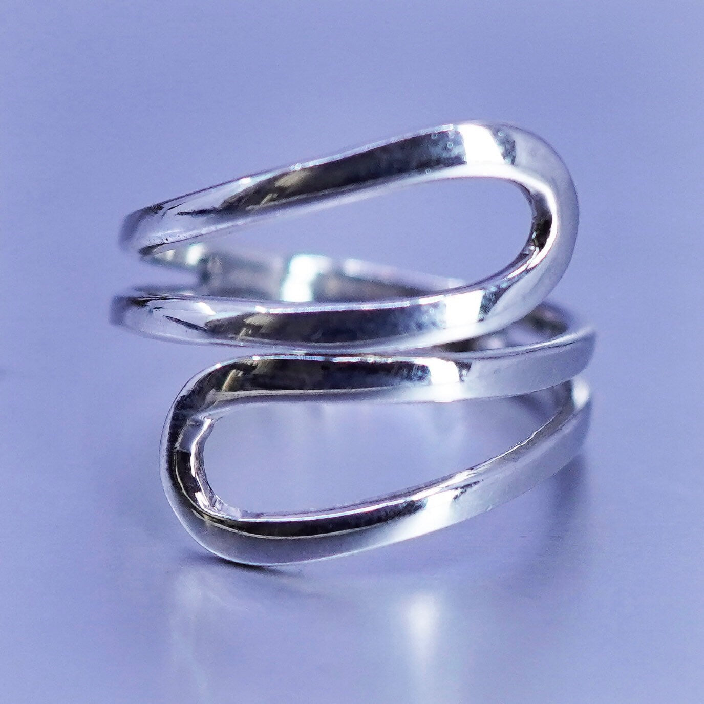 Size 8, vintage southwestern Sterling 925 silver ring, wrap band