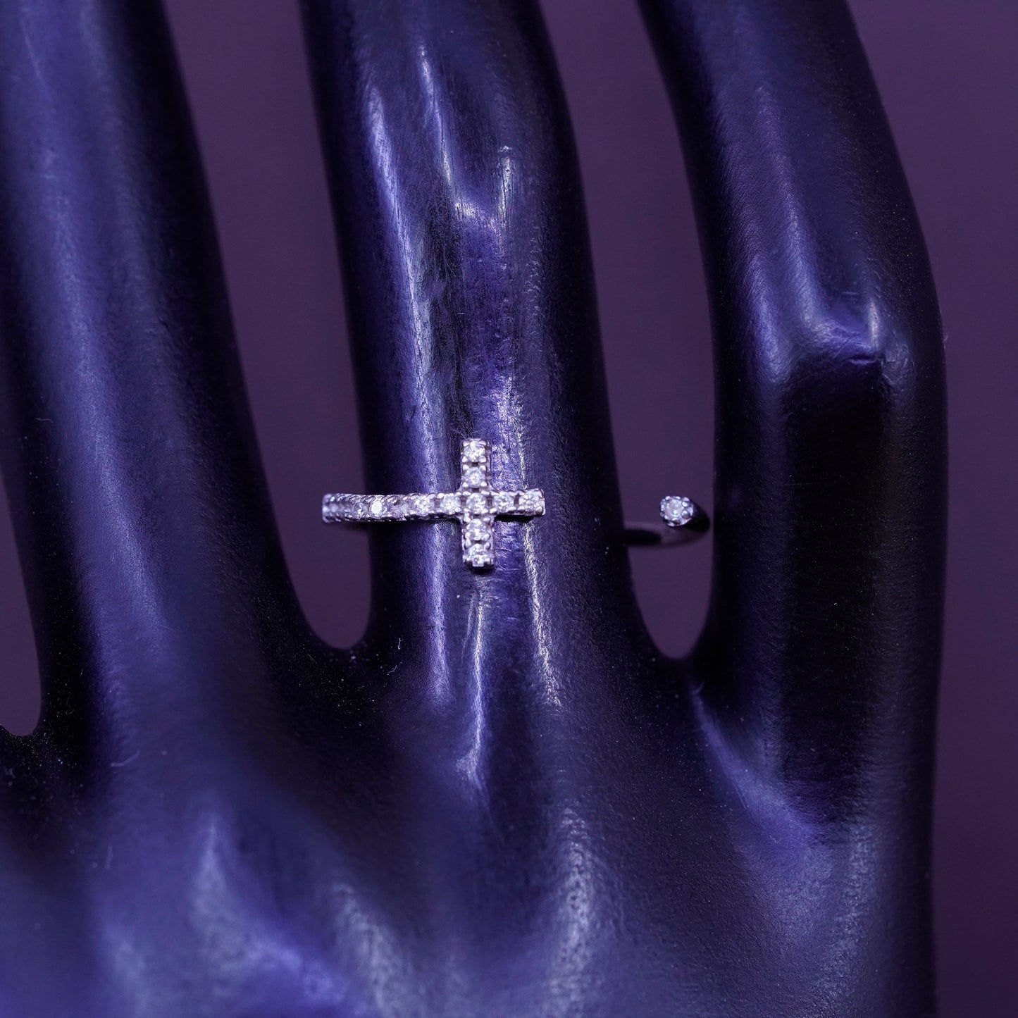 Size Adjustable Vintage Sterling Ring, 925 cross band with cz