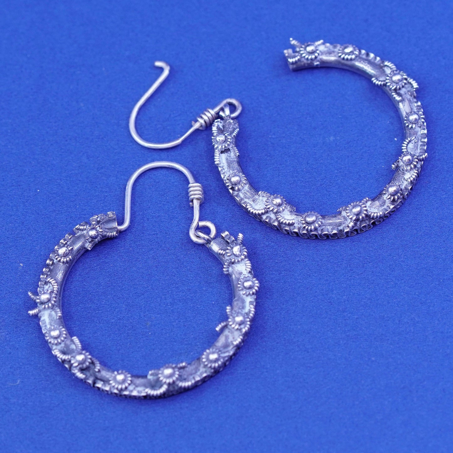 1.5”, Vintage Sterling silver handmade earrings, bali wired 925 hoops