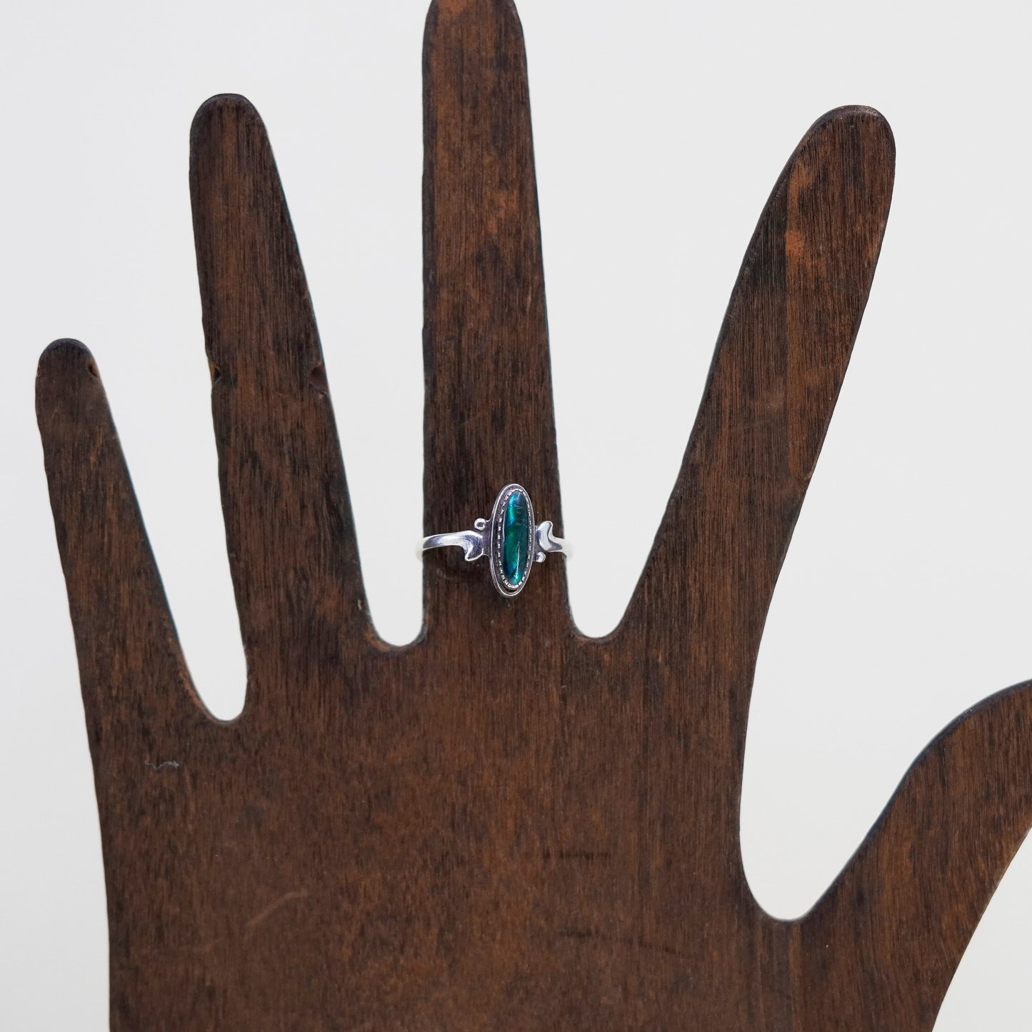 Size 7, Vintage sterling 925 silver handmade ring with abalone