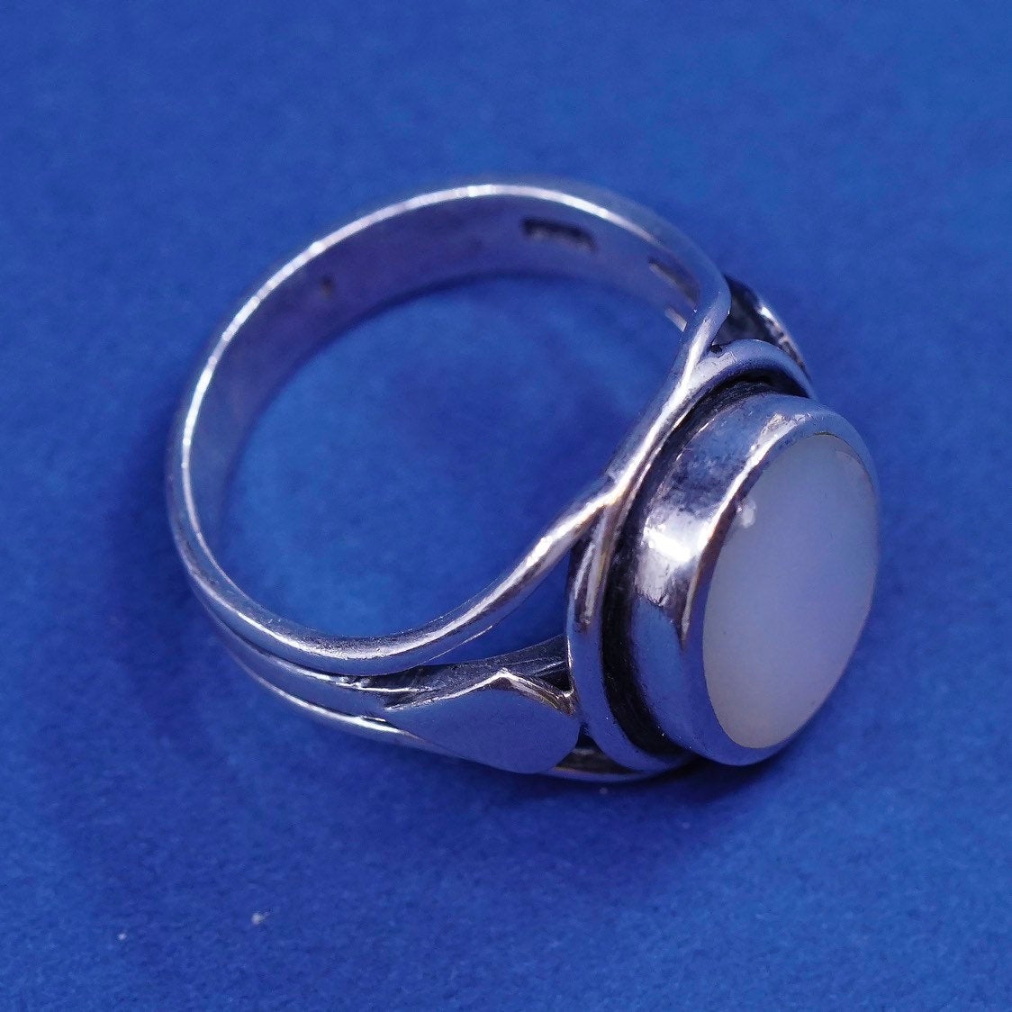 sz 8, vtg sterling silver handmade ring, 925 w/ mother of pearl