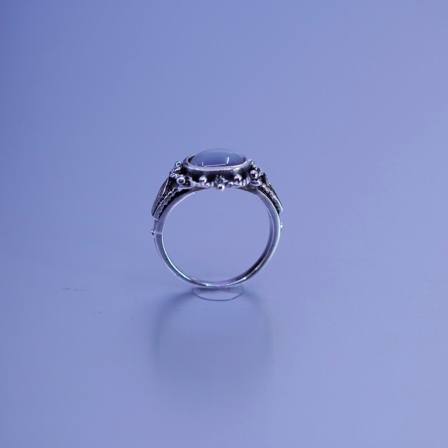 Size 7, vintage Sterling 925 silver handmade ring with white cat eye