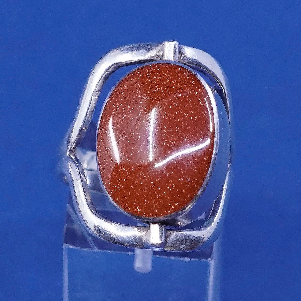 Size 7.75, vtg sterling silver handmade spinner ring w/ sodalite N goldstone