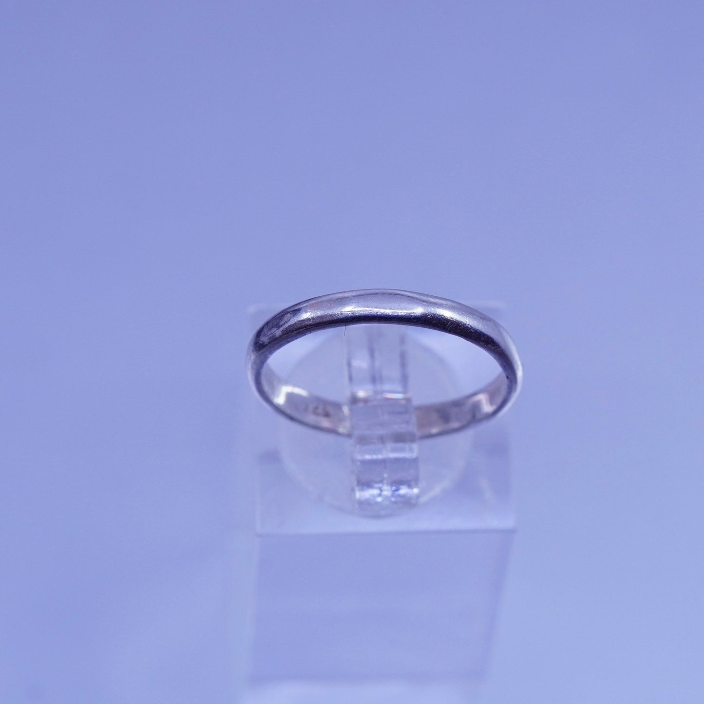 Size 8, vintage southwestern Sterling 925 silver wedding ring, band