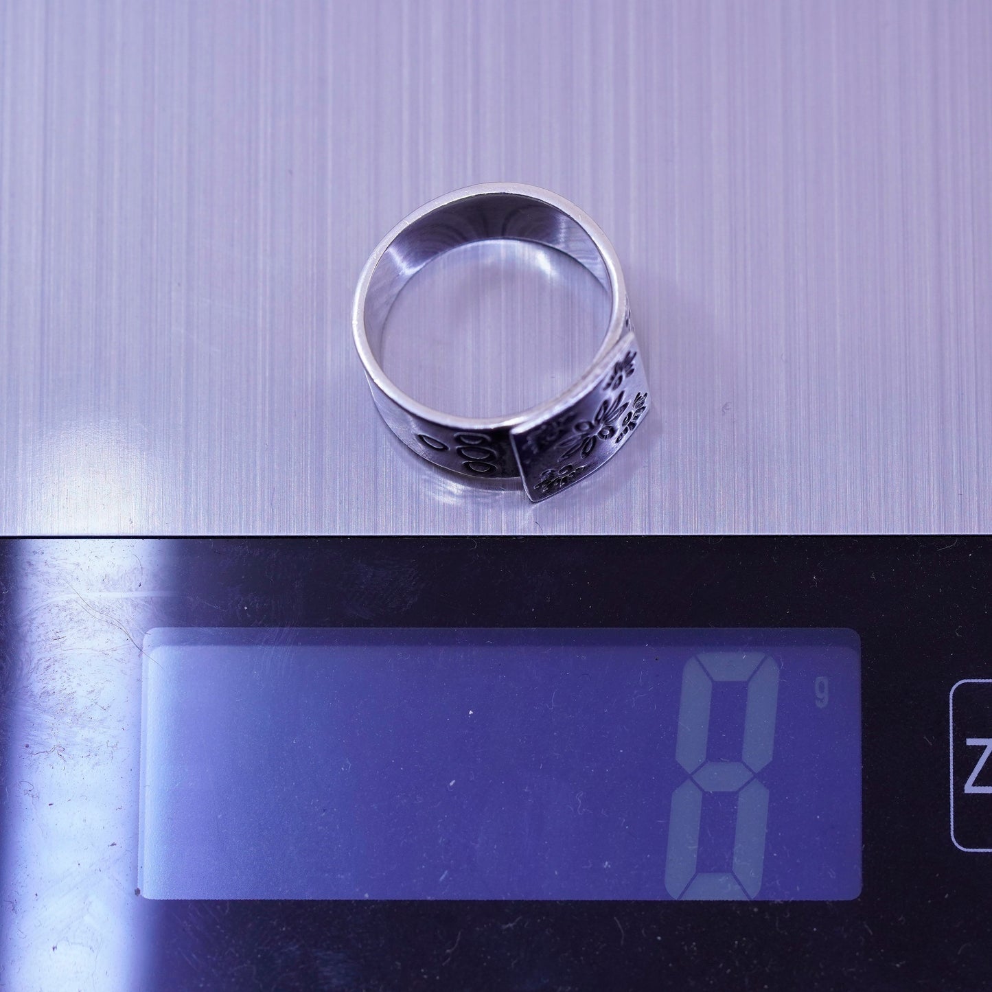 Size 7.75, vintage Sterling 925 silver handmade ring with flower embossed