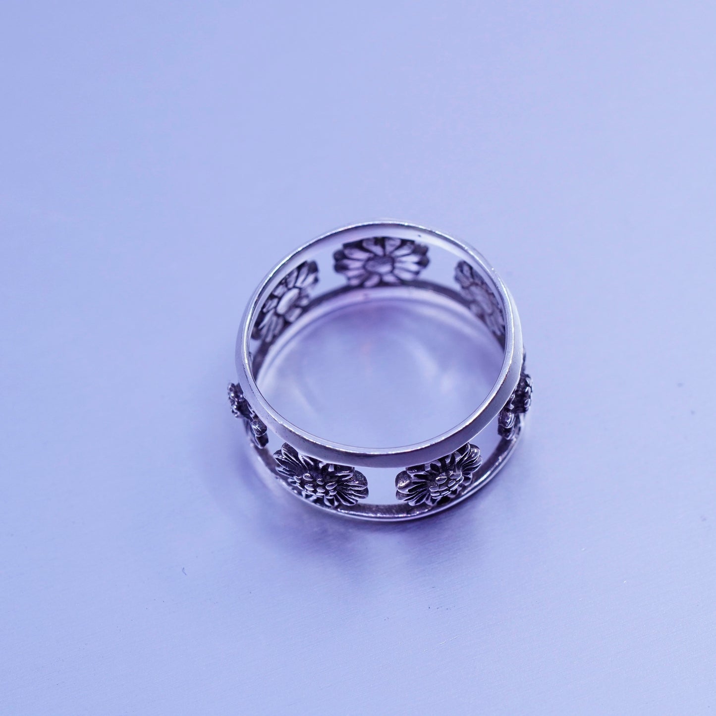 Size 7.5, vintage Sterling 925 silver handmade ring, sunflower flower band