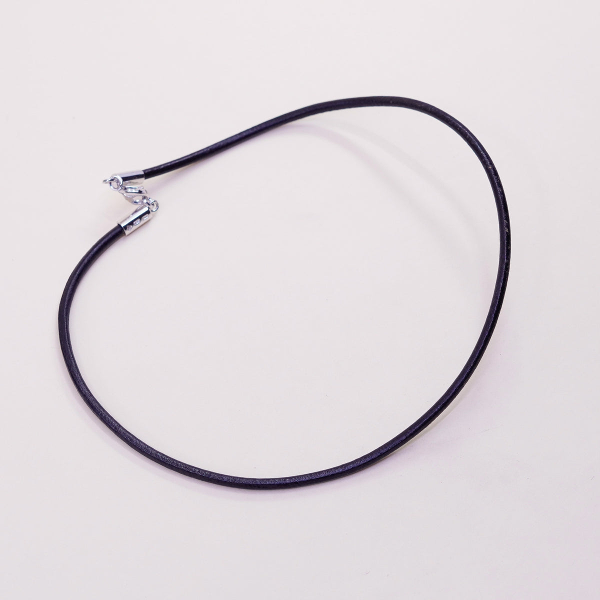 16”, Vtg silpada Sterling 925 Silver Clasp W/ black Leather Necklace