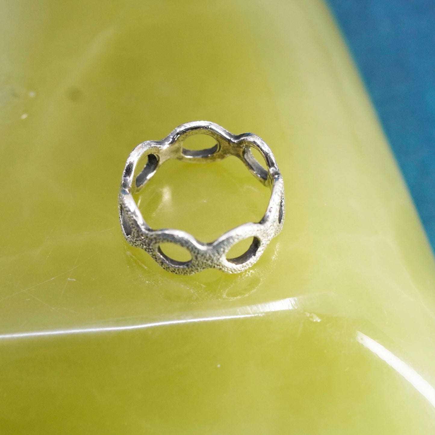 Size 6.75, vtg Sterling silver ring, southwestern 925 glittering textured band