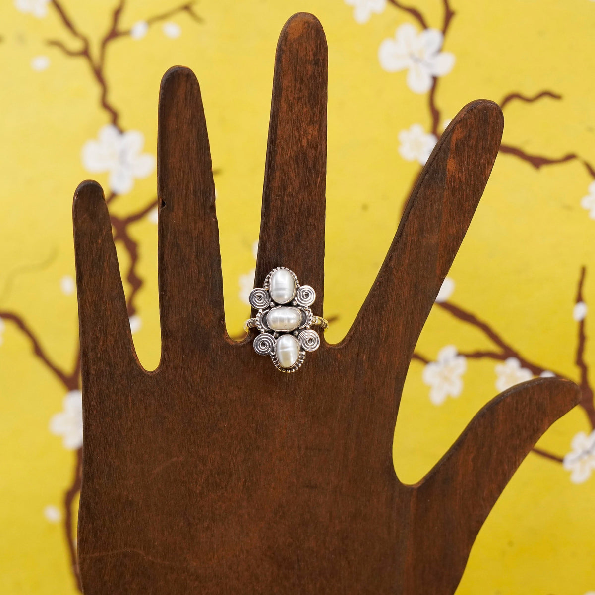 Size 7.5, vintage Sterling 925 silver handmade Pearl Ring with wired around