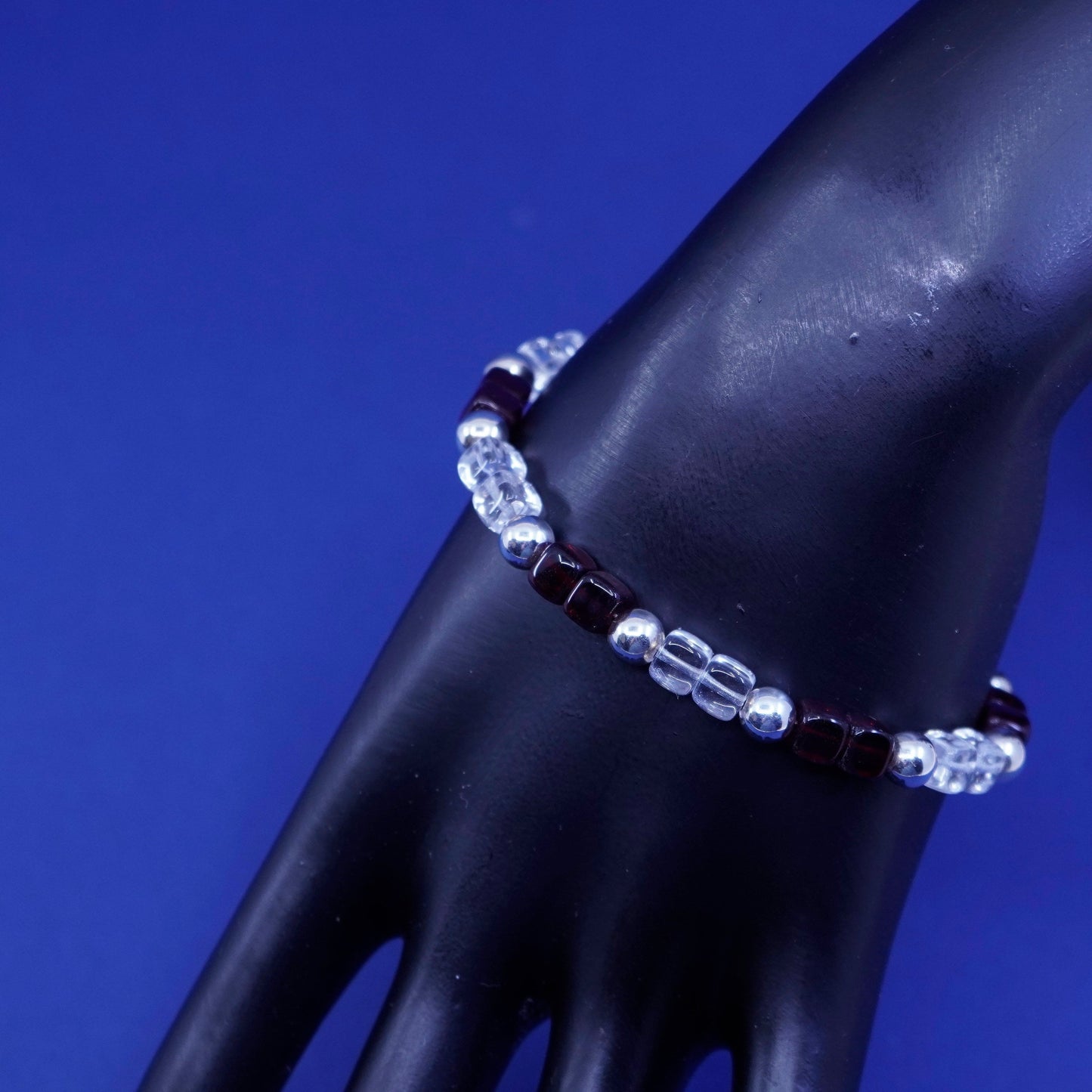 7”, vintage Sterling 925 silver bracelet with garnet with toggle closure