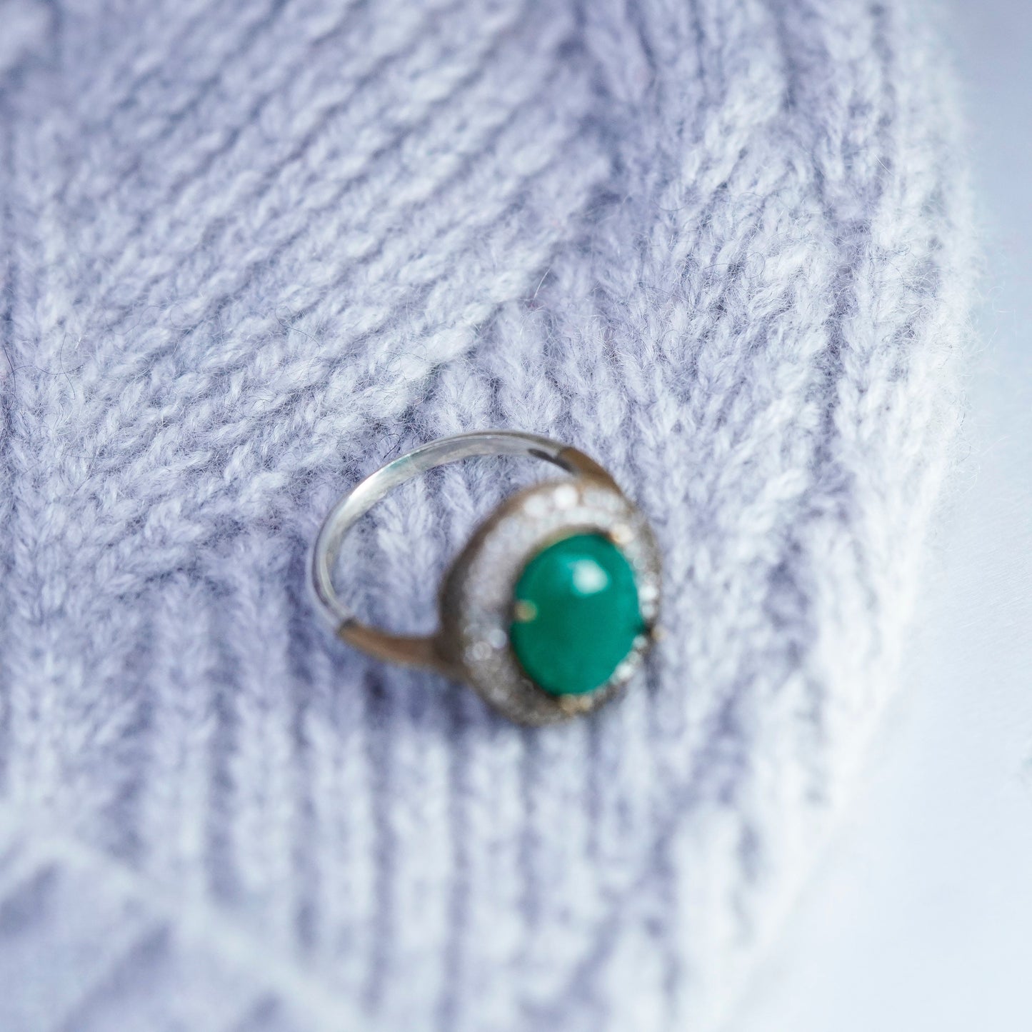 Size 8, vintage Sterling 925 silver handmade ring with emerald and cluster cz