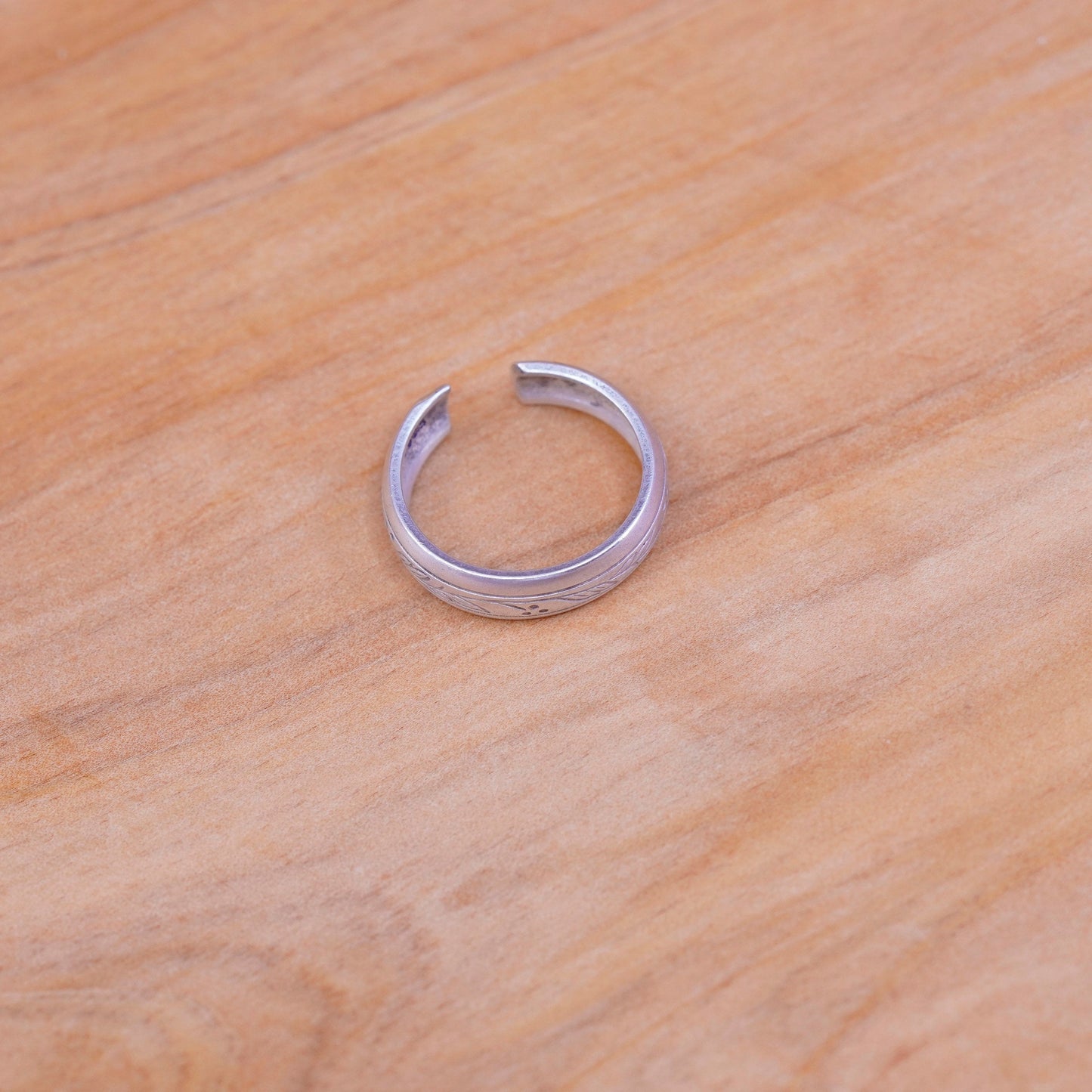 Size 4, vintage Sterling silver handmade ring, 925 textured band, open end