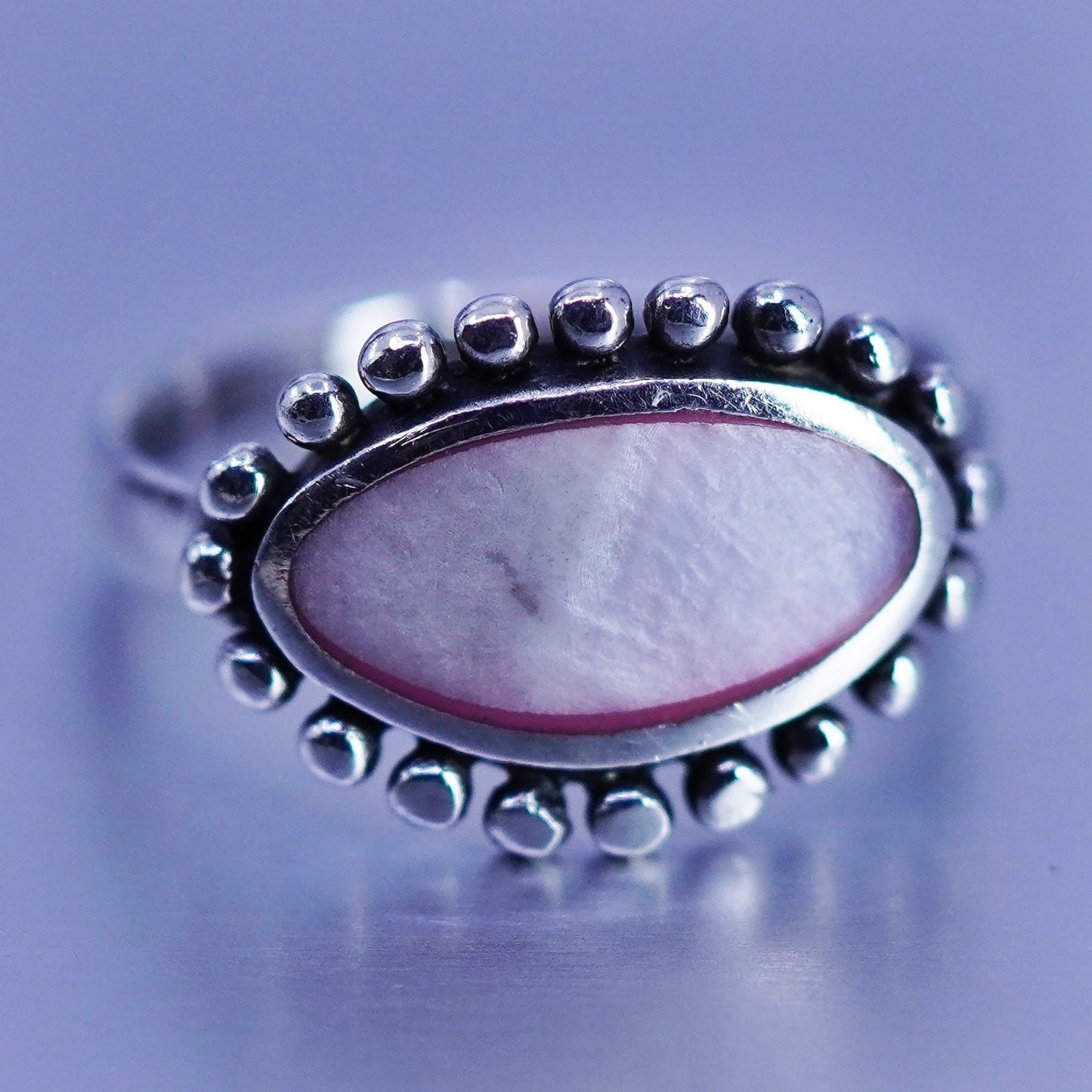 Size 8, Native American navajo Sterling 925 silver ring mother of pearl beads