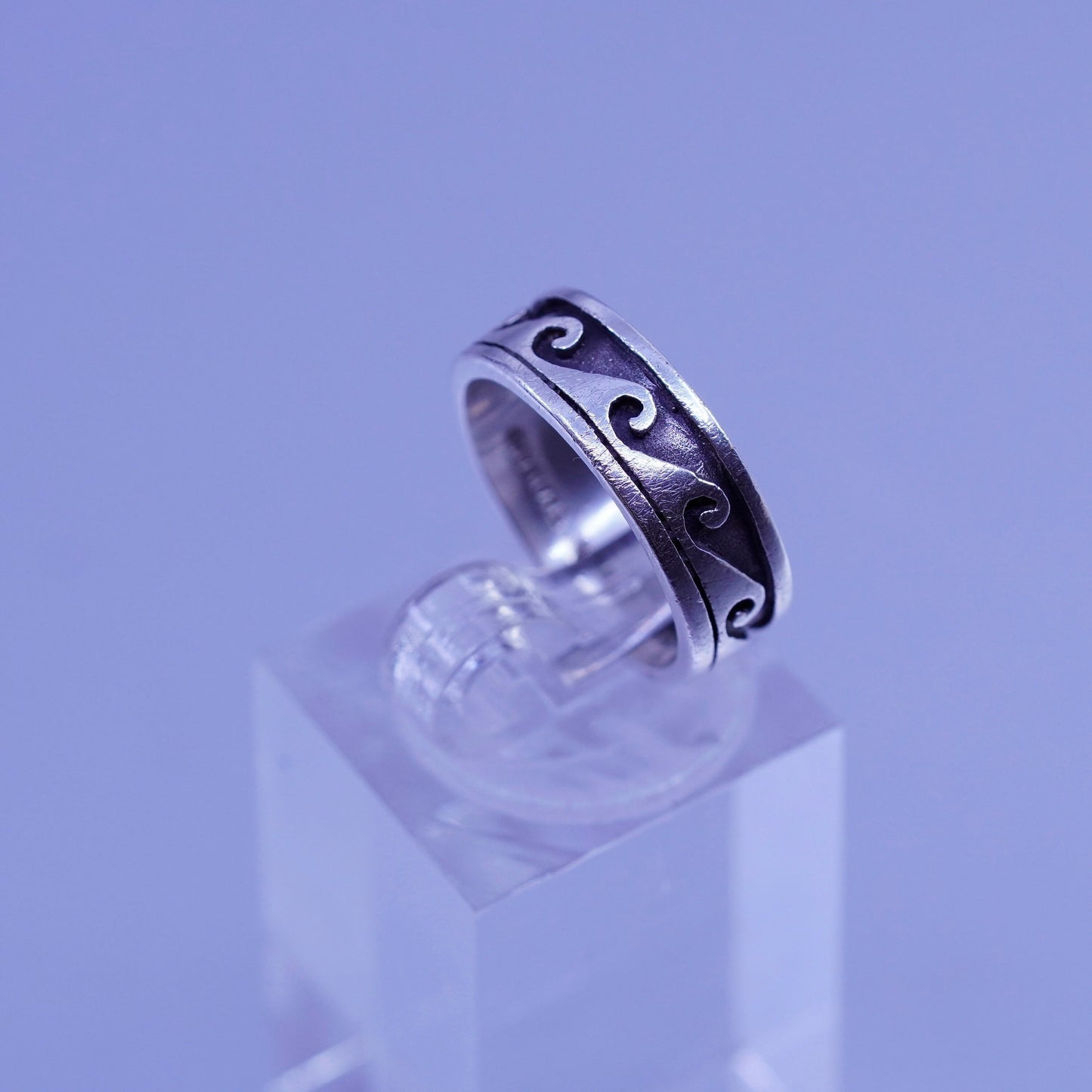 Size 4.5, vintage southwestern Sterling 925 silver ring, wavy wave band