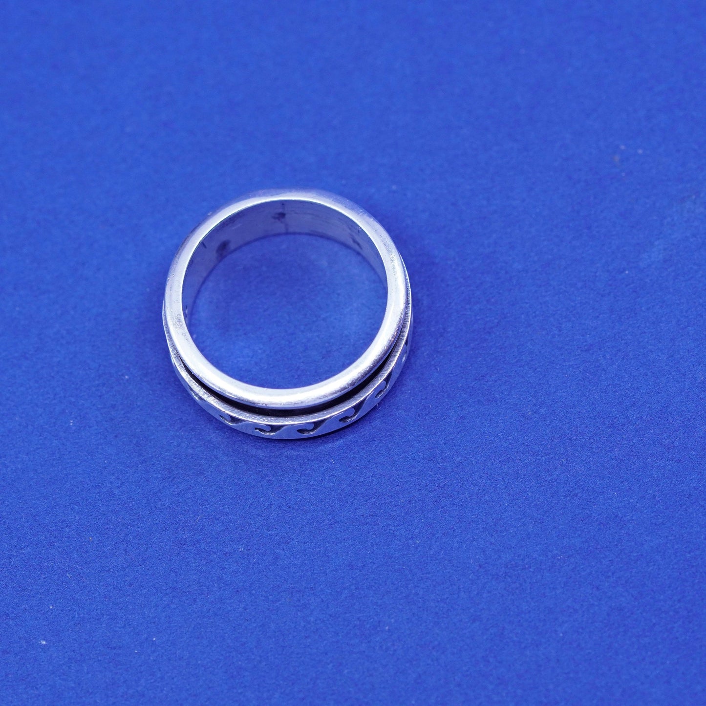 Size 8.5, vintage sterling silver men’s band, 925 wave spinner ring