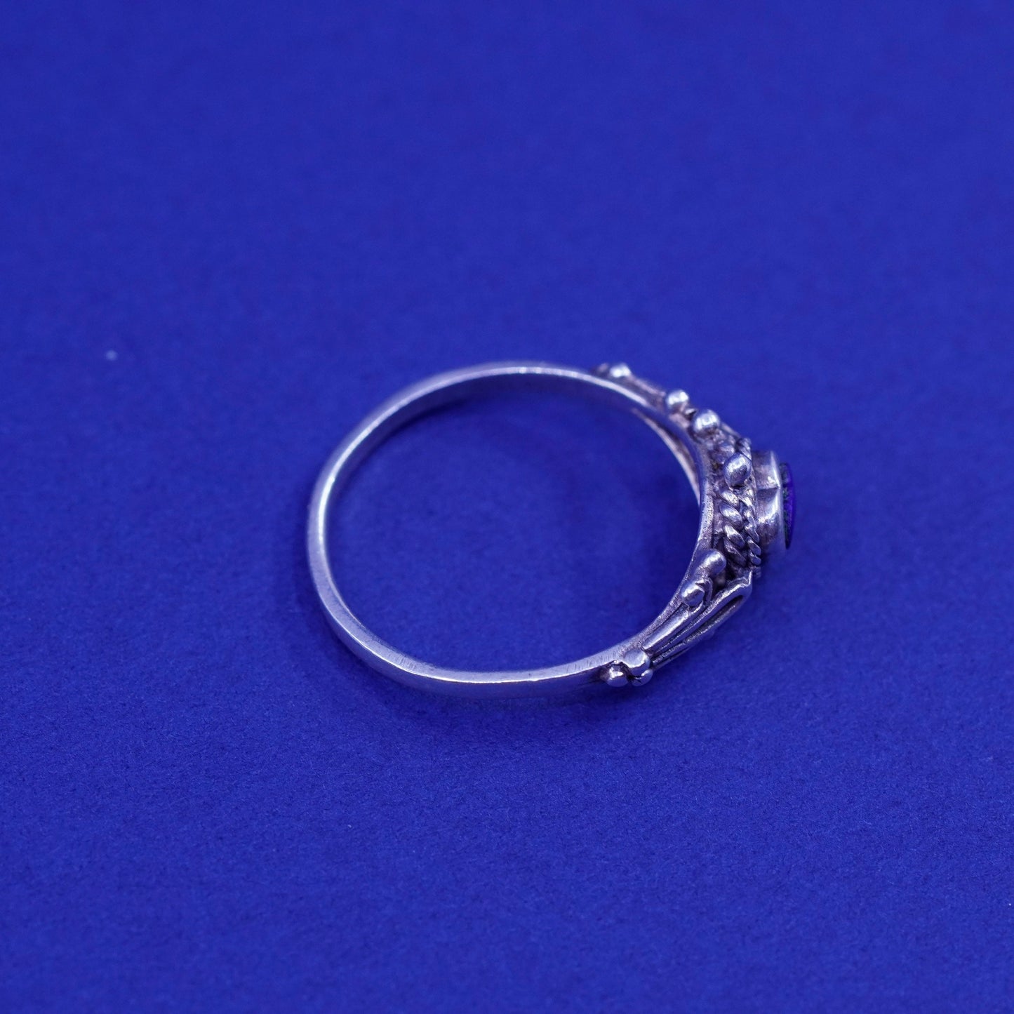 Size 7, vintage Sterling 925 silver handmade ring with blue heart onyx beads