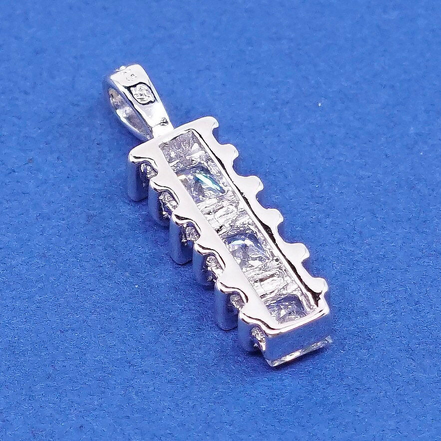 0.75”, vtg Sterling silver handmade pendant, 925 w/ crystal