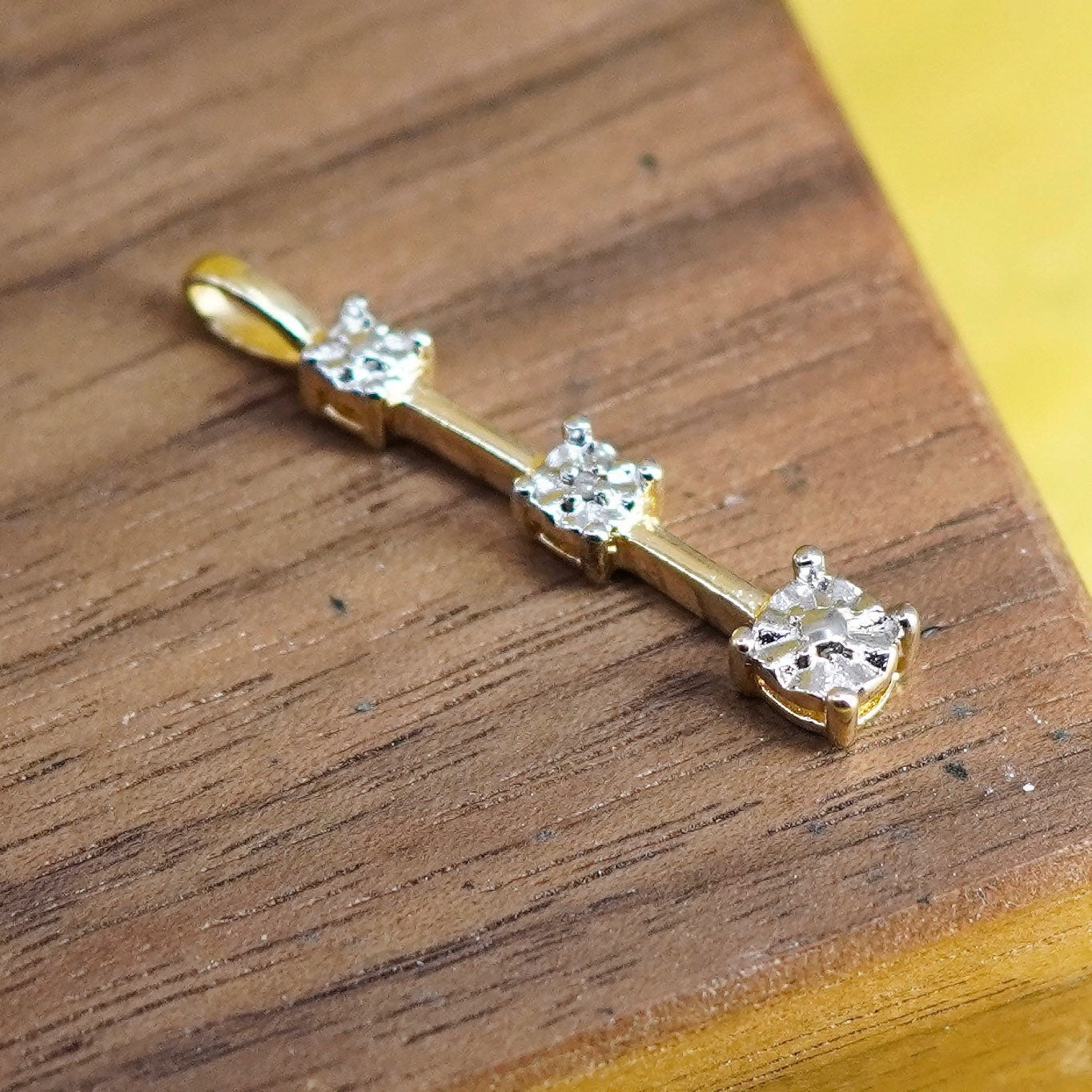 Vermeil Gold over sterling silver 925 pendant with genuine diamond