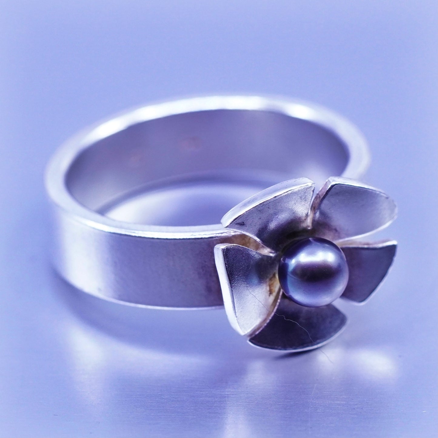 Size 9, vintage Sterling 925 silver handmade flower matte ring with black pearl