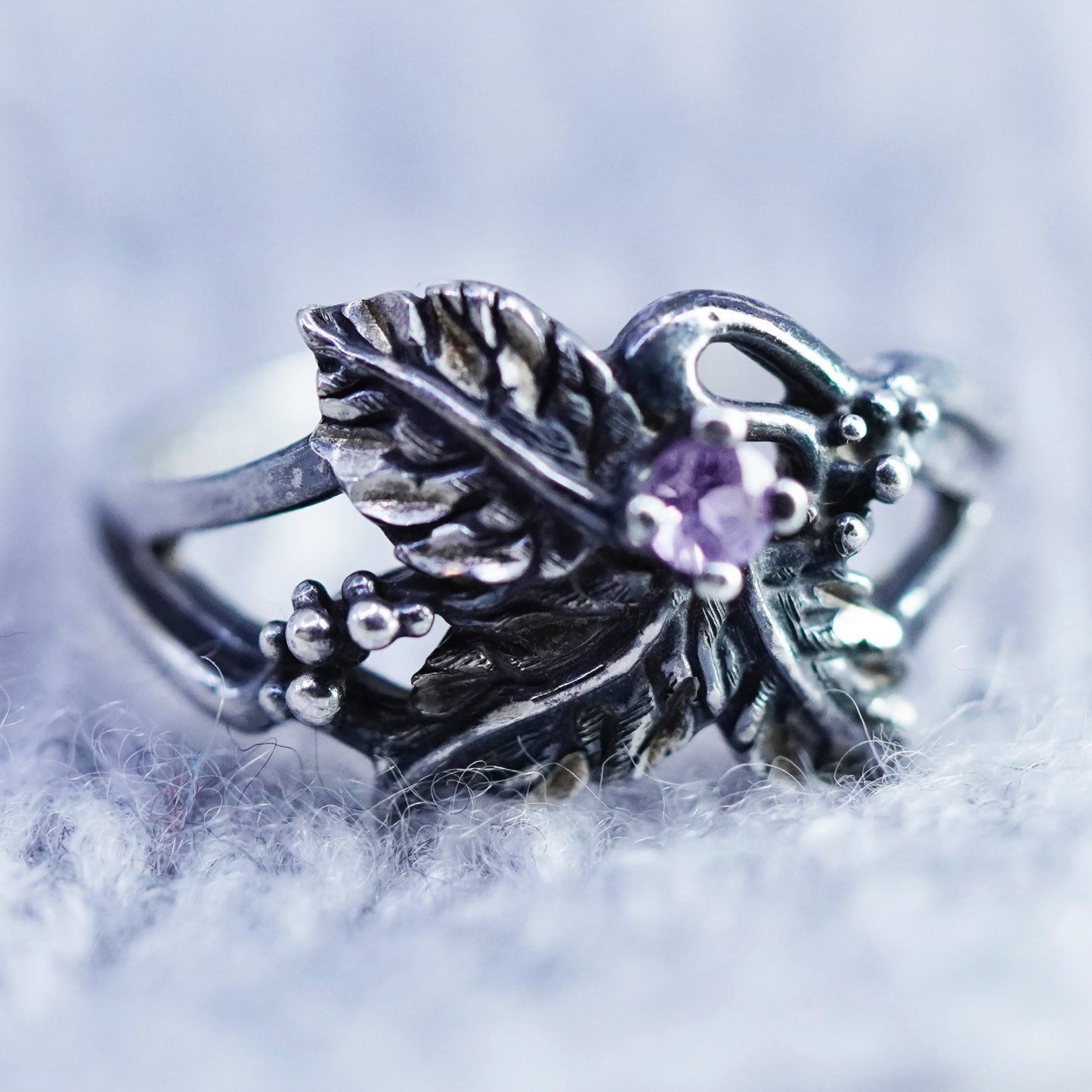 Size 8, vintage Sterling 925 silver handmade ring with amethyst and leaves