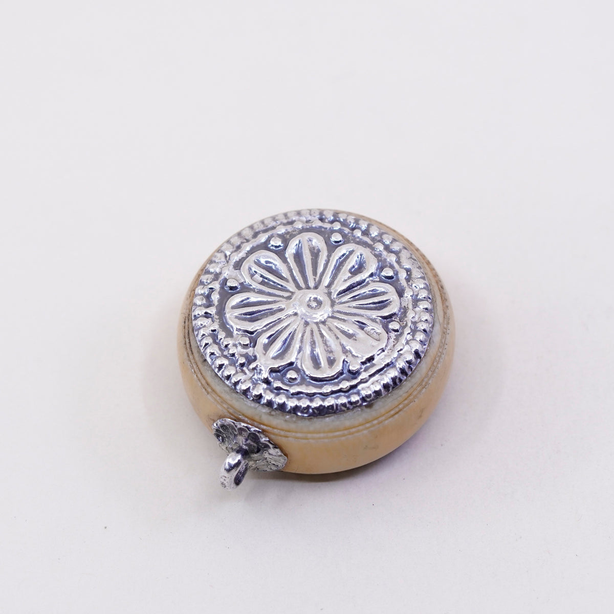 Native American Sterling 925 silver handmade flower pendant with nut