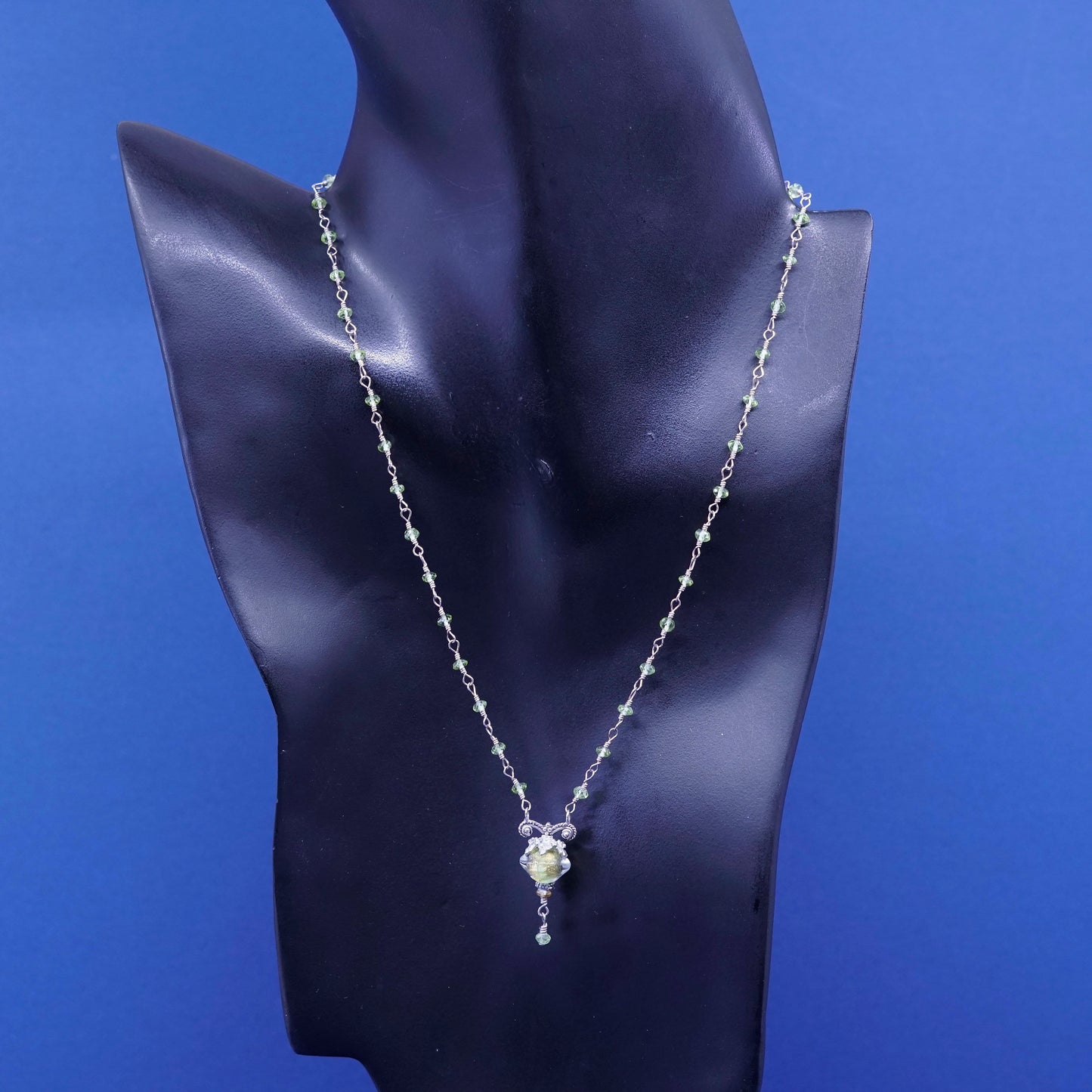 16”, Sterling 925 silver necklace w/ peridot beads and foiled glass pendant