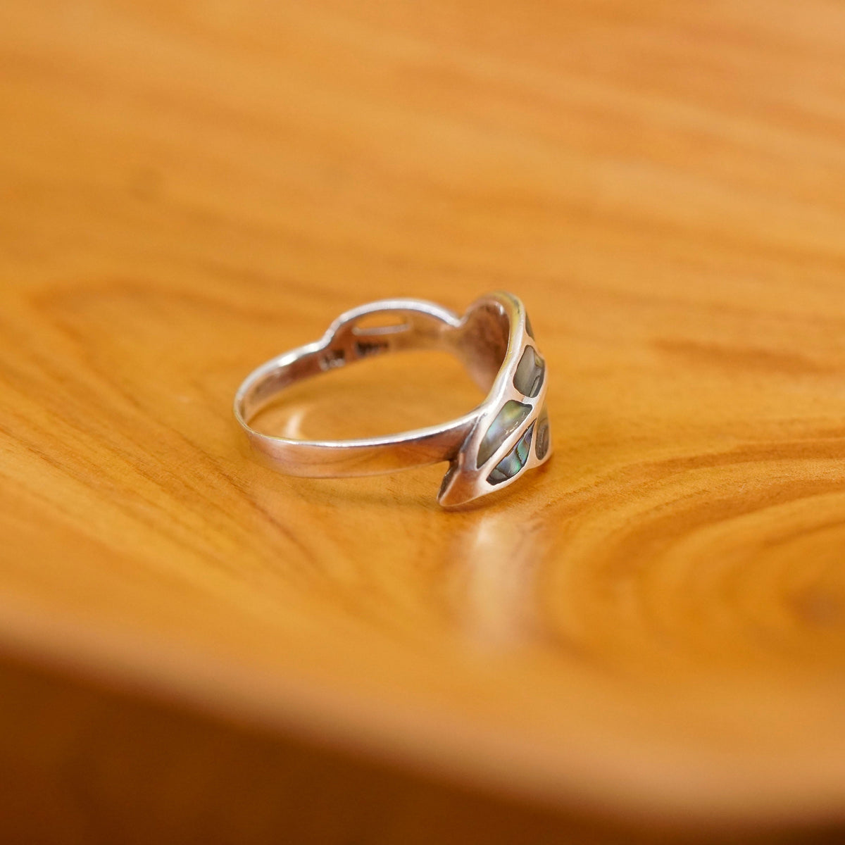 Size 9, vintage sterling silver handmade ring, 925 leafy band with abalone