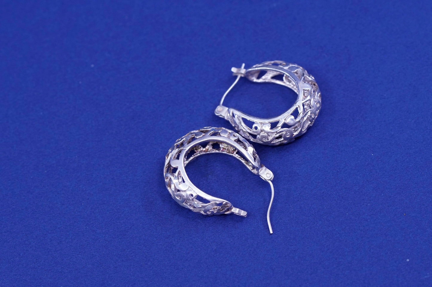 0.75”, Vintage Sterling silver handmade earrings, 925 filigree hoops Huggie