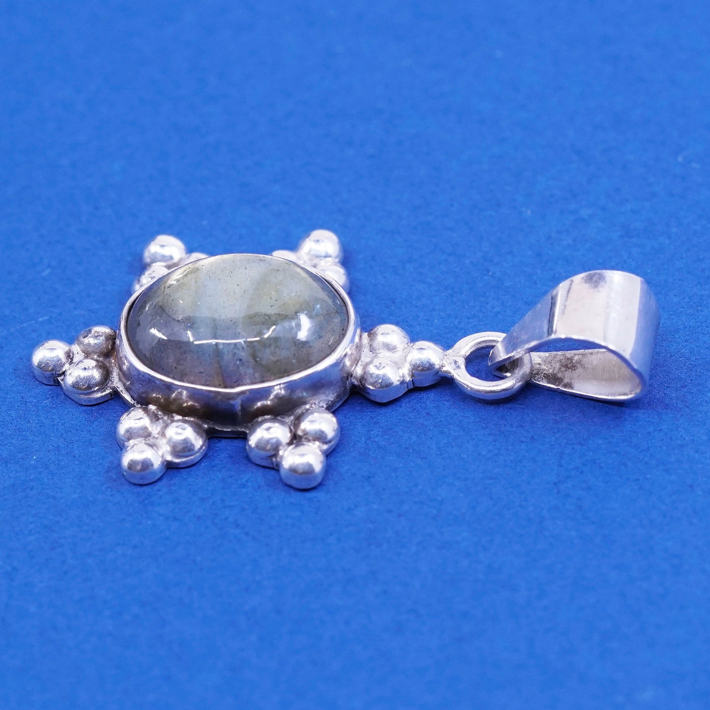 vtg mexico Sterling silver handmade pendant, 925 oval labradorite and beads