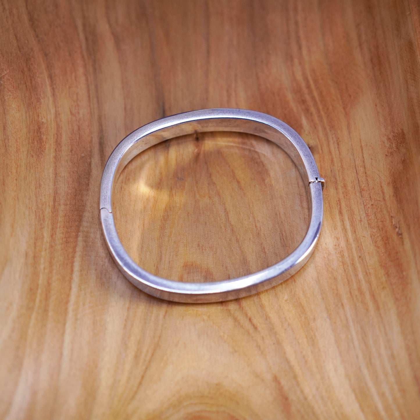7.25”, vintage Sterling 925 silver handmade bracelet, modern hinged bangle